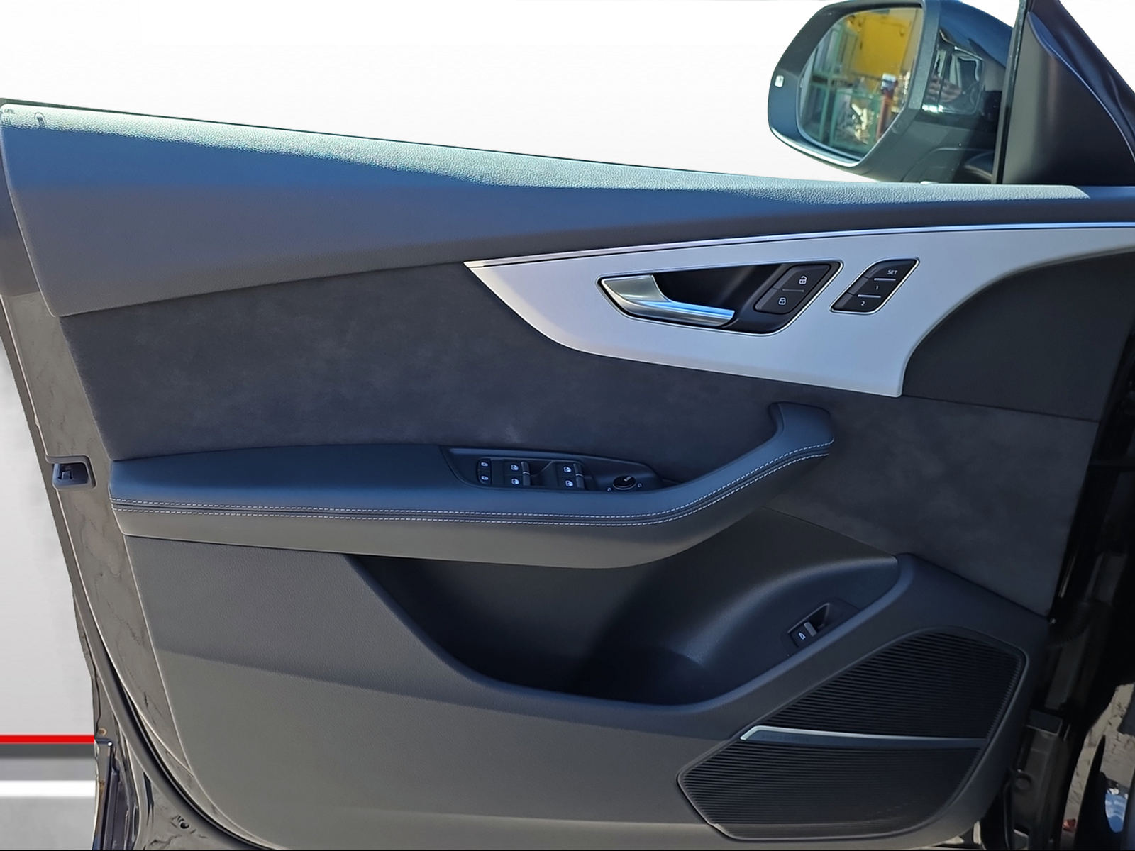 AUDI Q8 50 TDI Black Edition quattro tiptronic-image-9