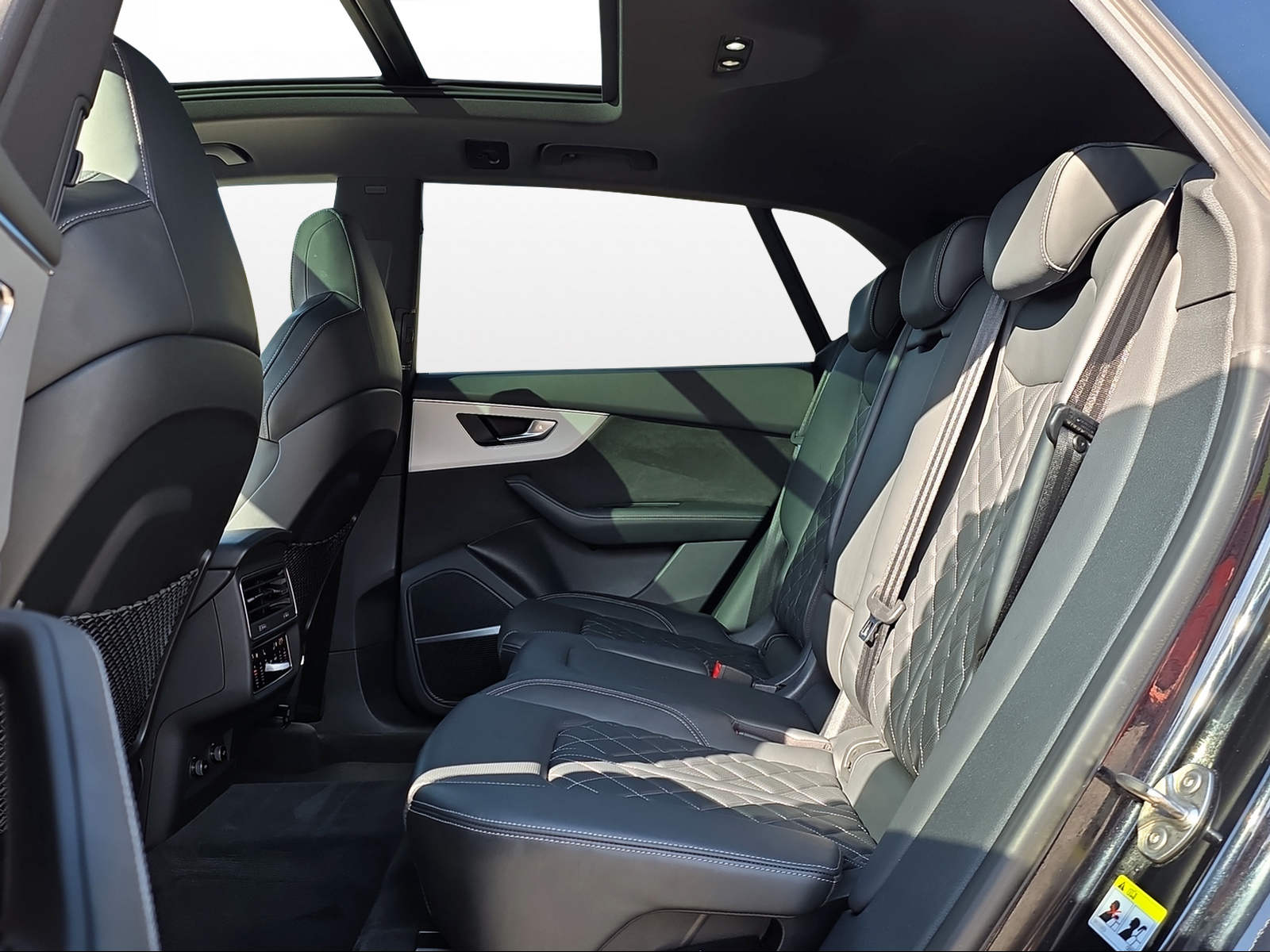 AUDI Q8 50 TDI Black Edition quattro tiptronic-image-10