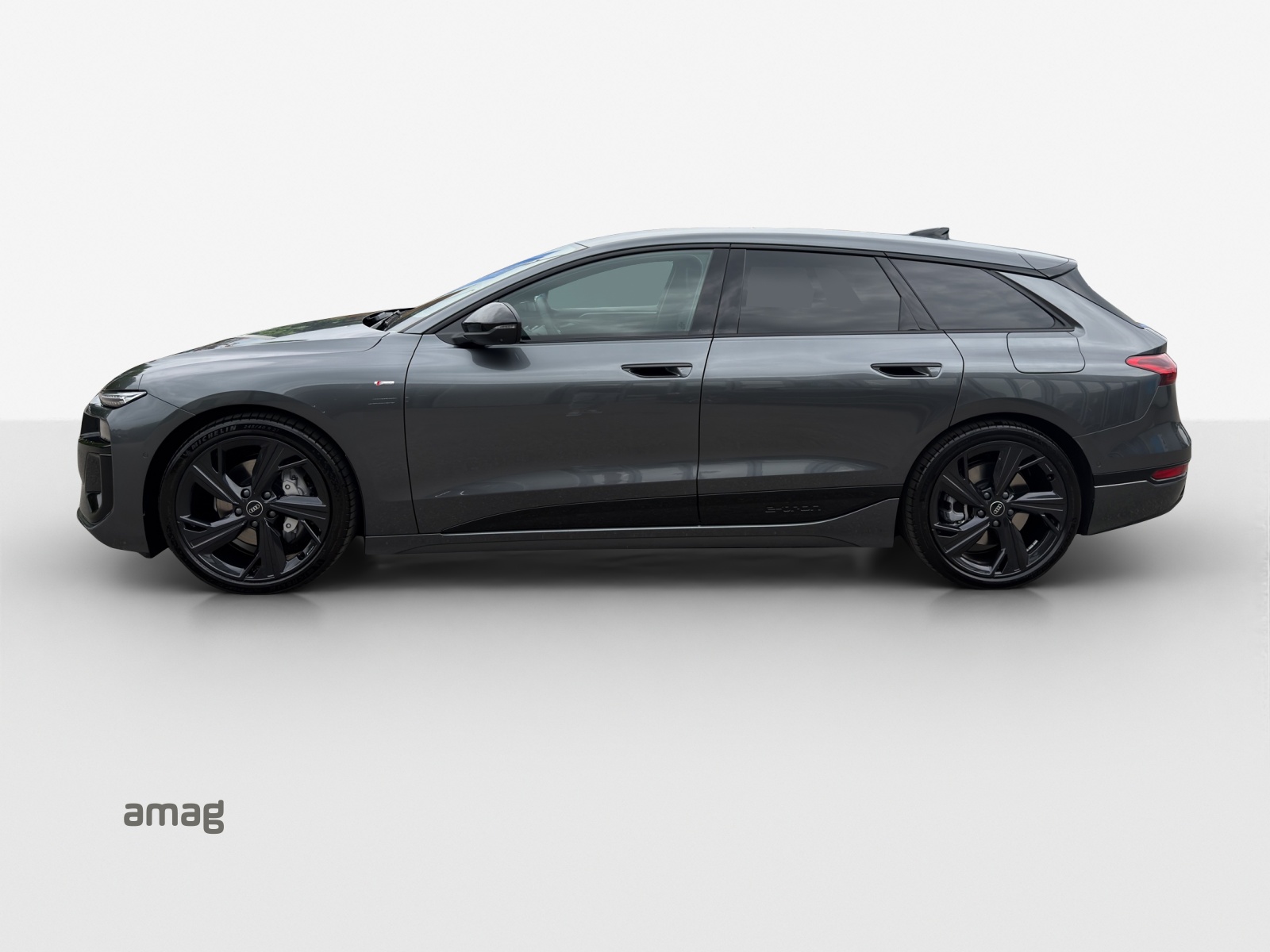 AUDI A6 Avant e-tron quattro-showroom-element-1
