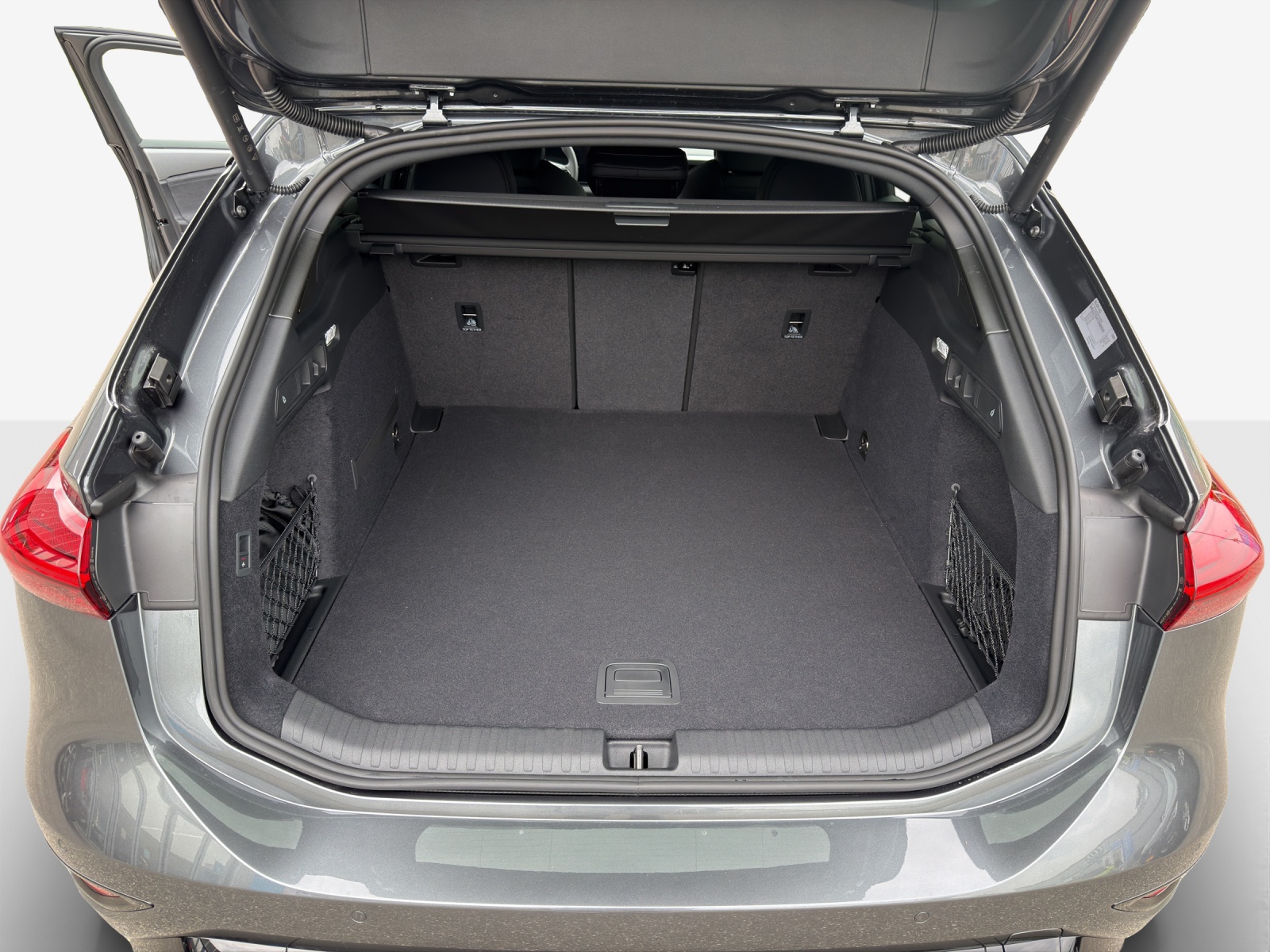 AUDI A6 Avant e-tron quattro-image-12