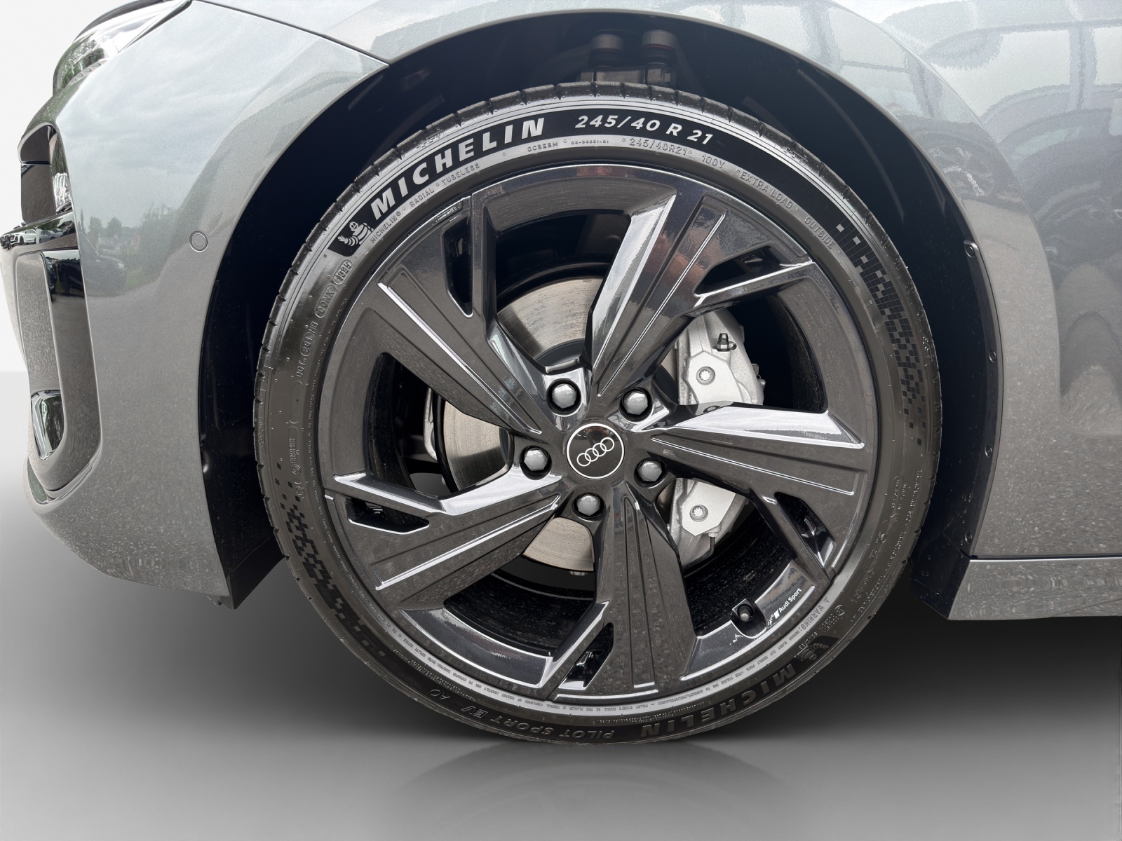 AUDI A6 Avant e-tron quattro-image-14