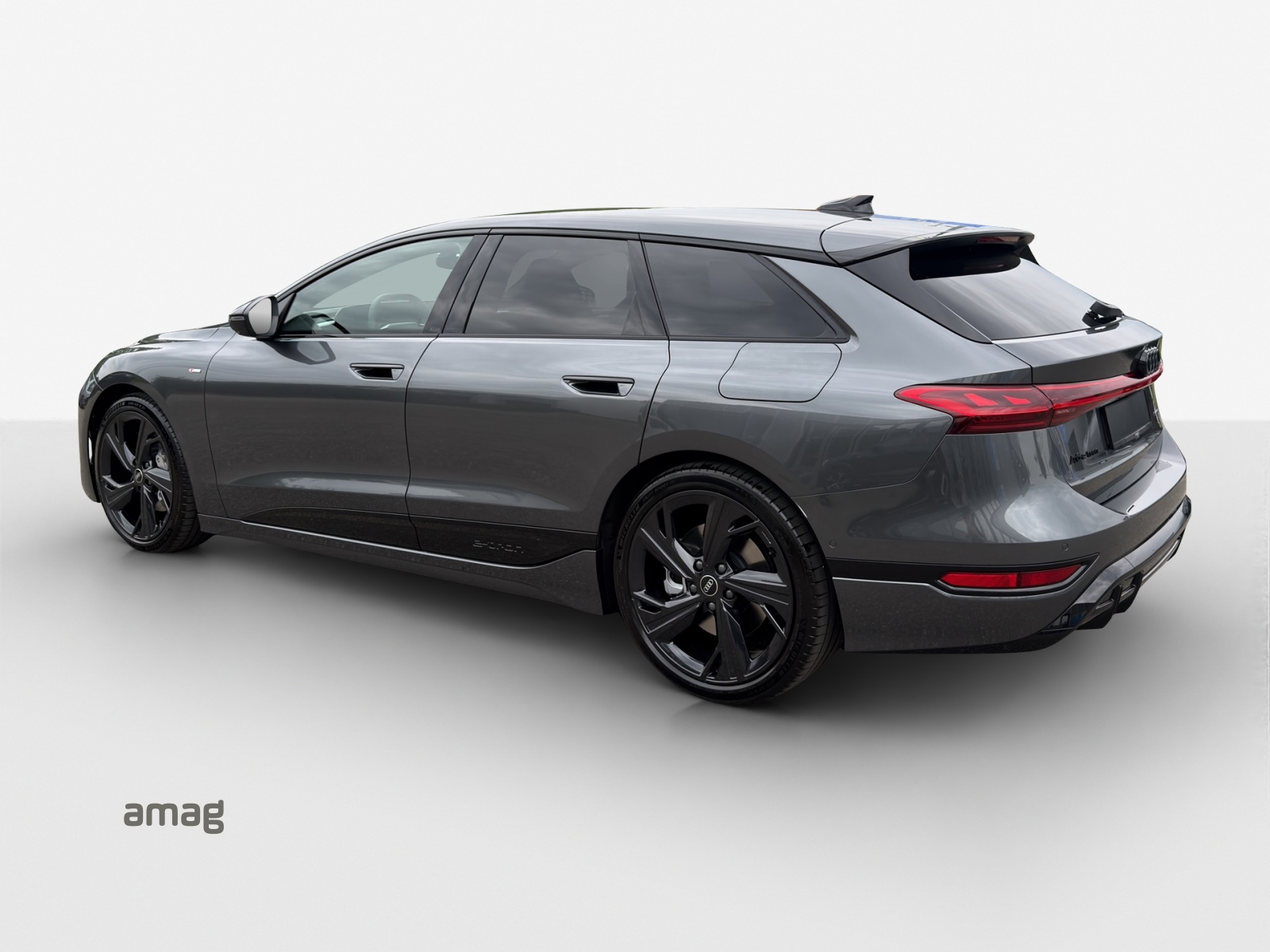 AUDI A6 Avant e-tron quattro-showroom-element-2