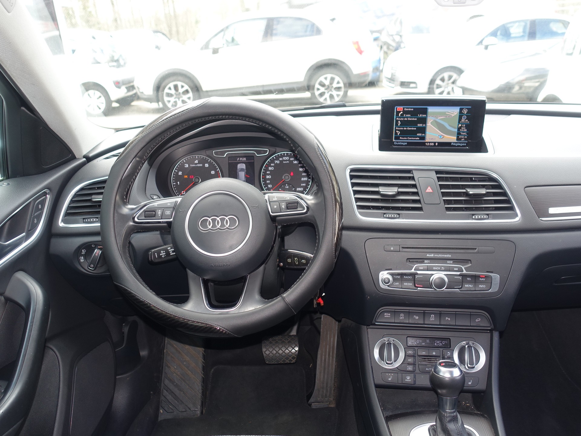AUDI Q3 2.0 TFSI quattro S-tronic-image-11