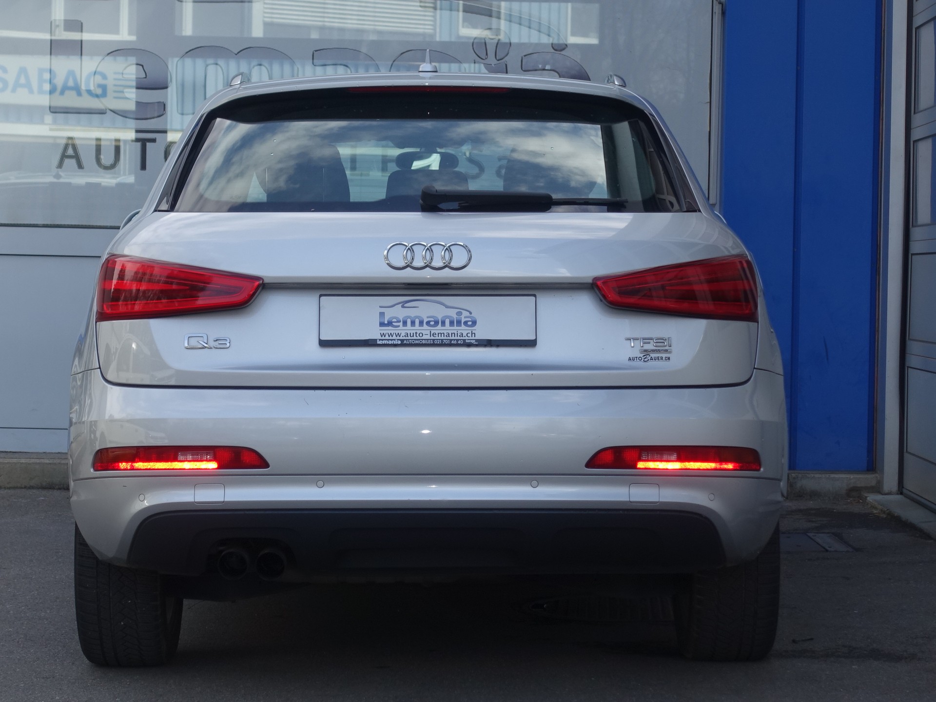 AUDI Q3 2.0 TFSI quattro S-tronic-image-5