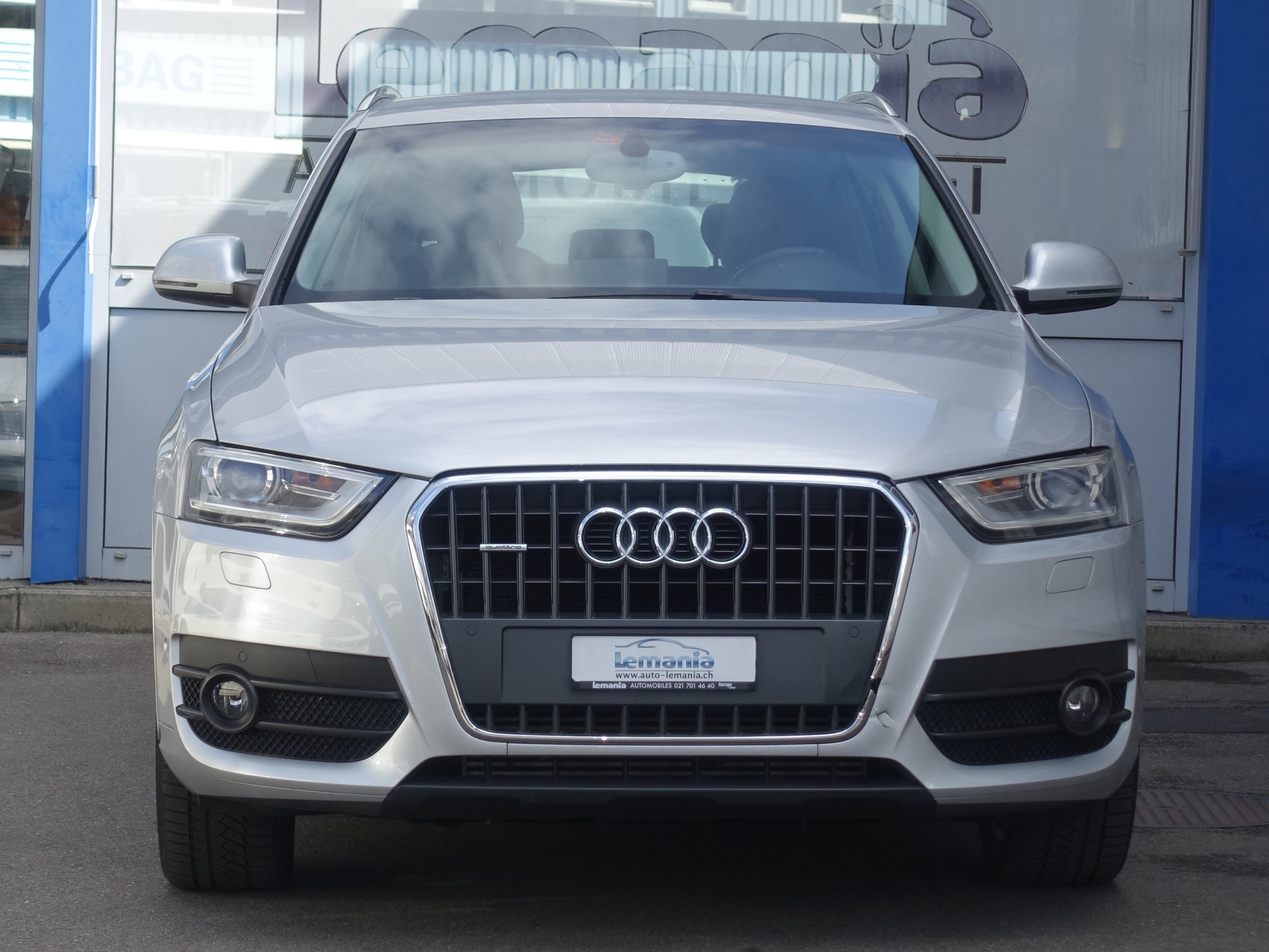 AUDI Q3 2.0 TFSI quattro S-tronic-image-2