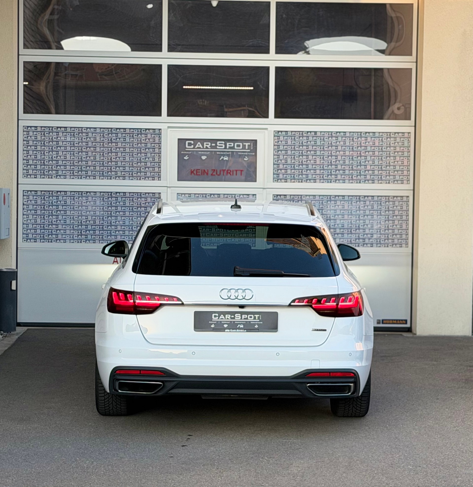 AUDI A4 Avant 40 TDI Attraction quattro S-tronic-image-4