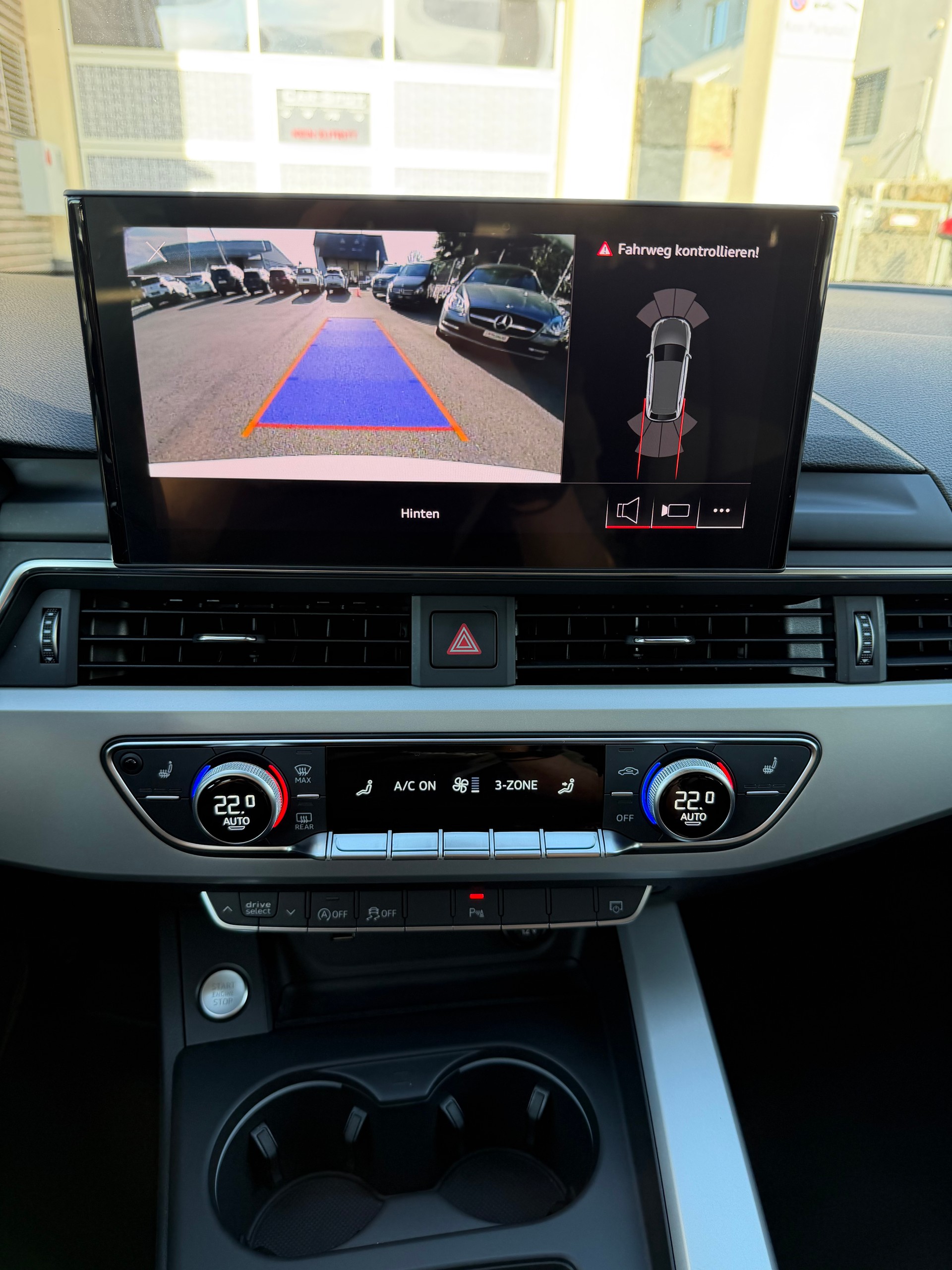 AUDI A4 Avant 40 TDI Attraction quattro S-tronic-image-11