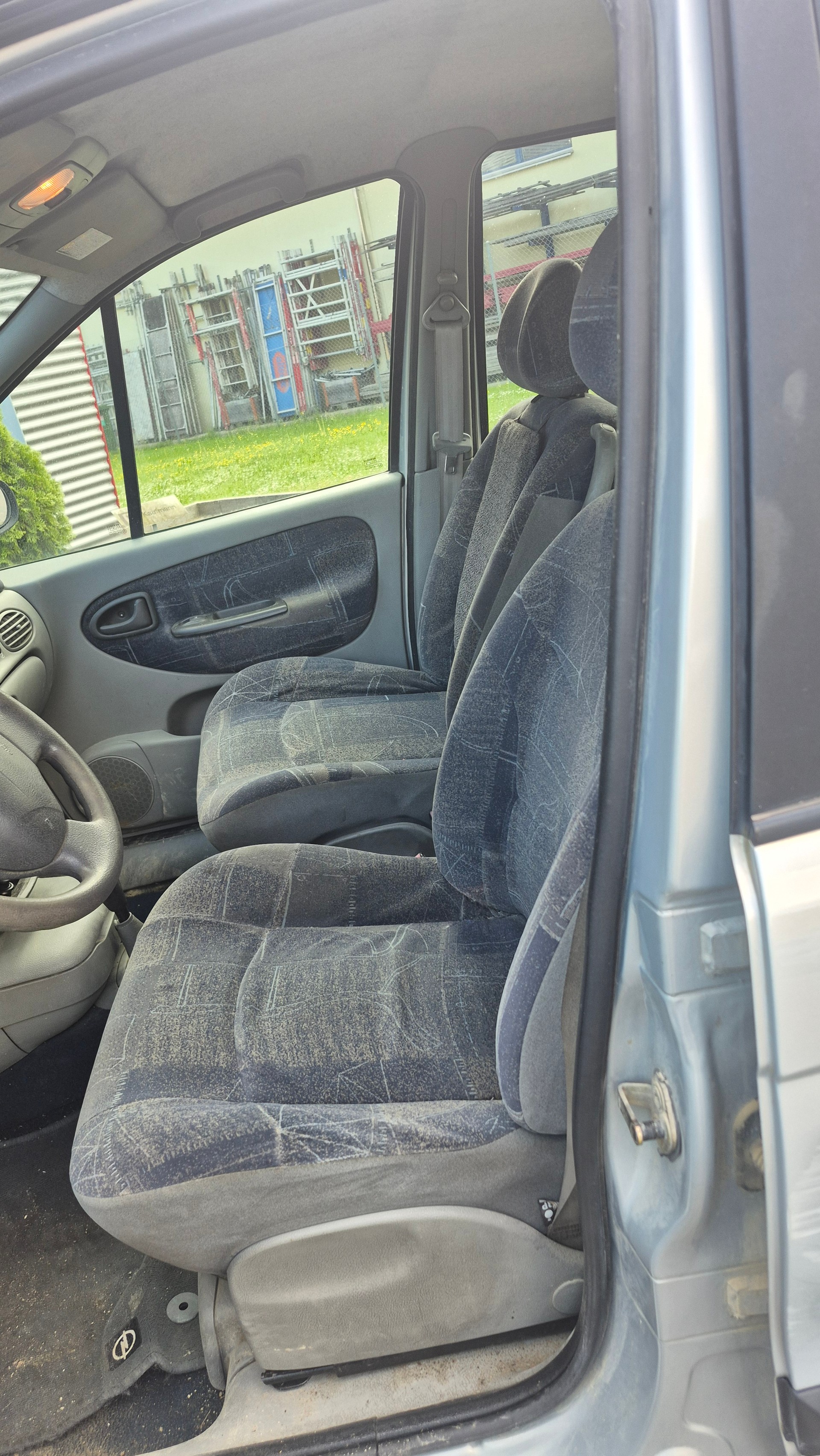 RENAULT Scénic 1.9 dTi Alizé Automatic-image-9