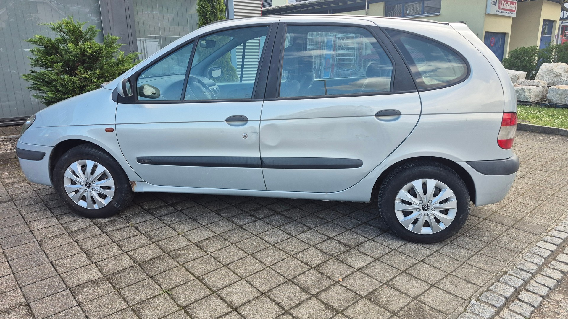 RENAULT Scénic 1.9 dTi Alizé Automatic-image-7