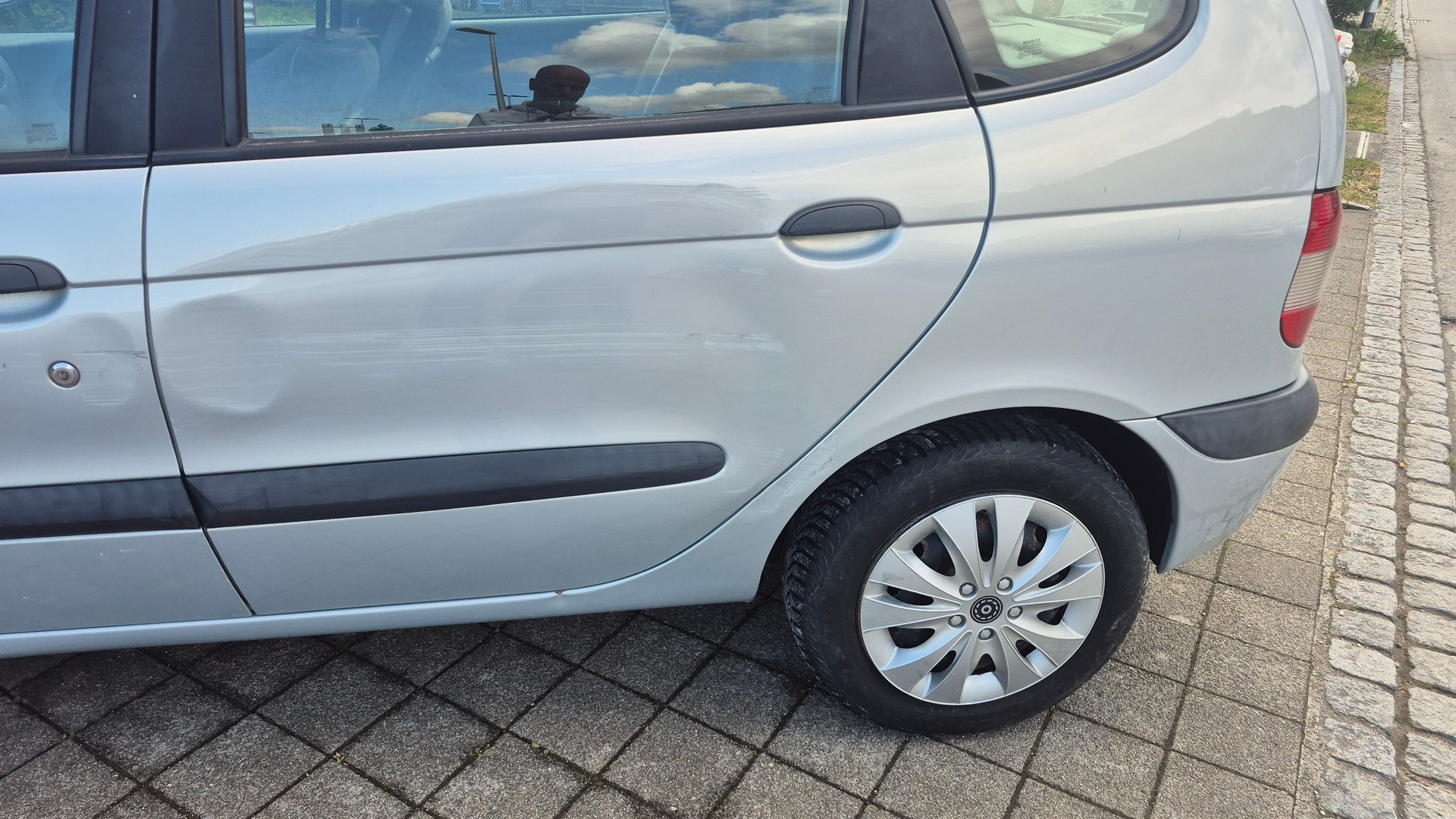 RENAULT Scénic 1.9 dTi Alizé Automatic-image-8