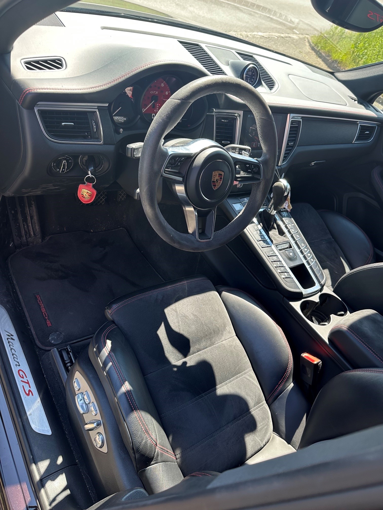 PORSCHE Macan GTS PDK-image-4