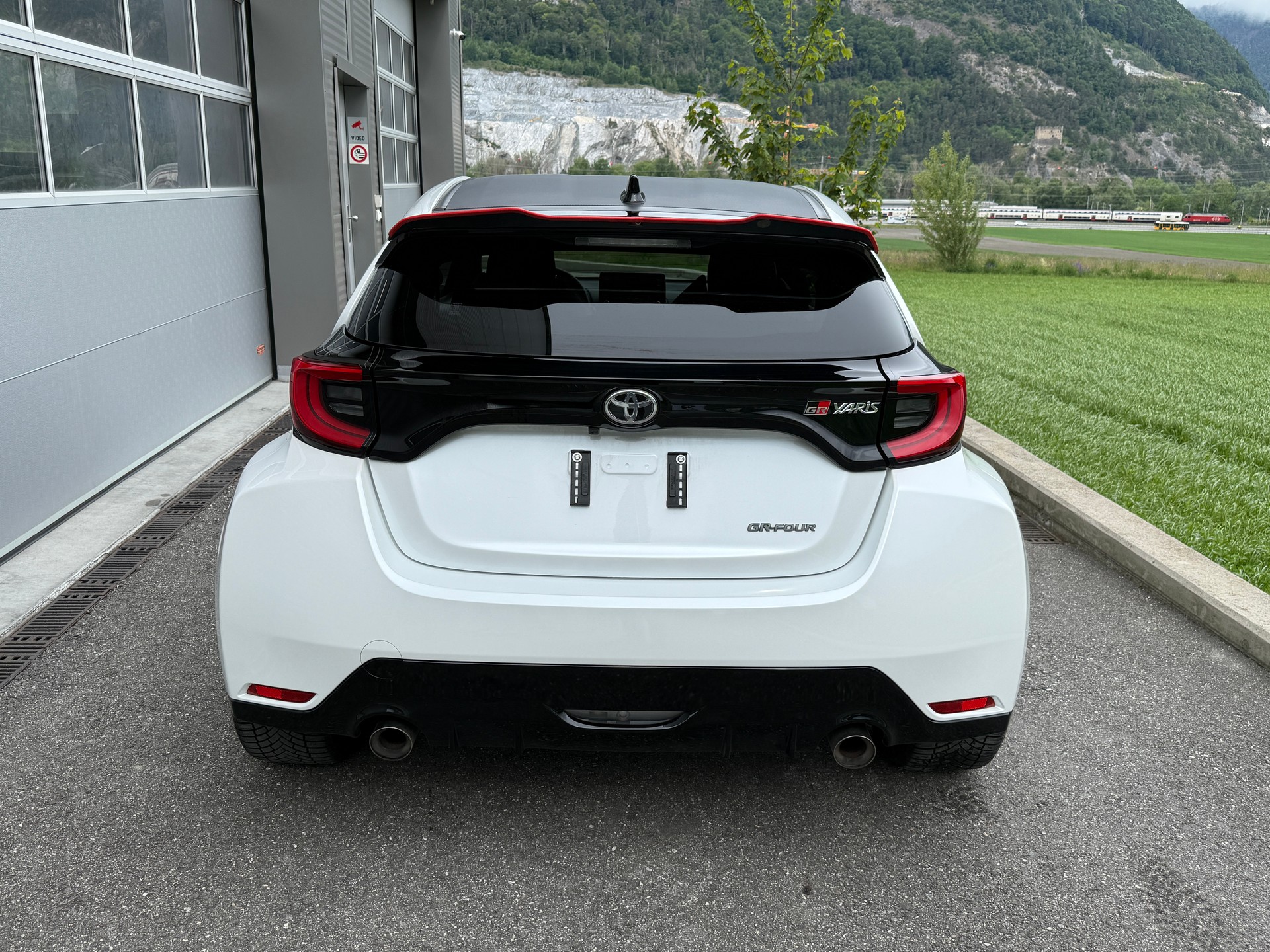 TOYOTA Yaris 1.6 GR Sport - Track Pack-image-3