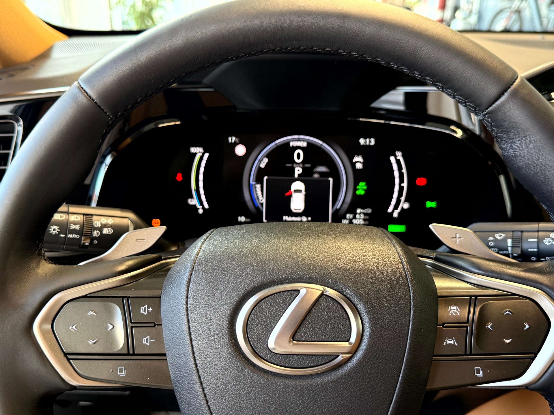 LEXUS NX 450h+ E-FOUR Comfort-image-19