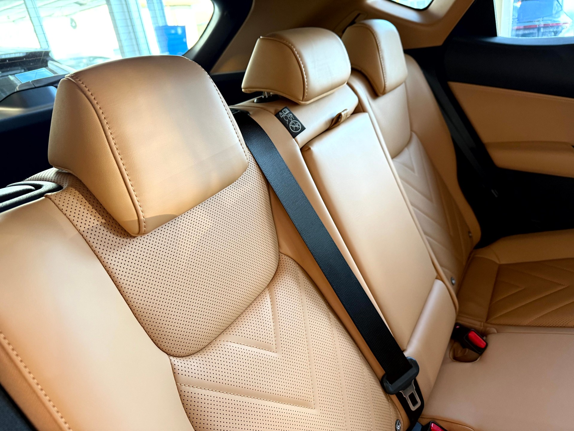 LEXUS NX 450h+ E-FOUR Comfort-image-8