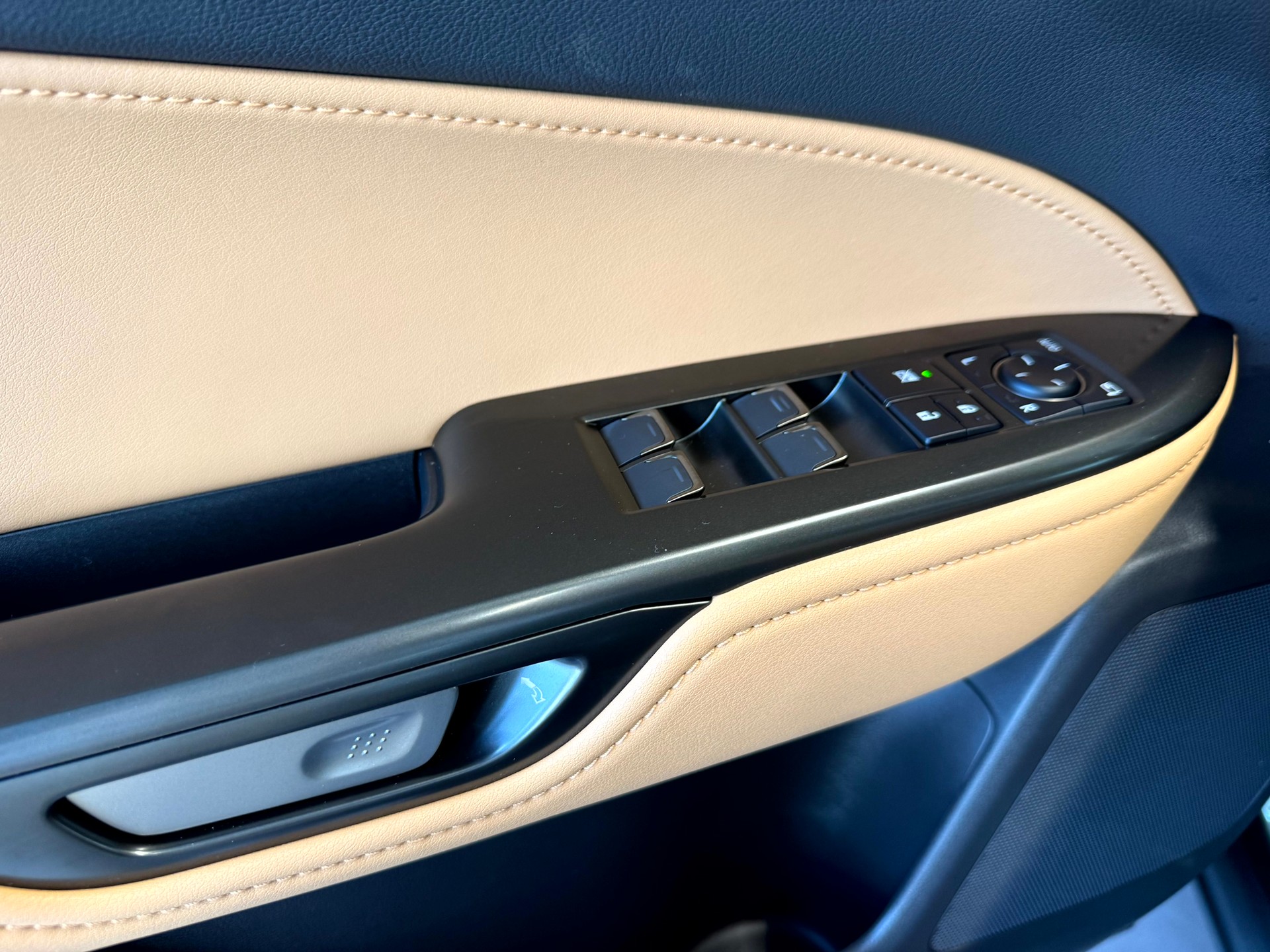 LEXUS NX 450h+ E-FOUR Comfort-image-15