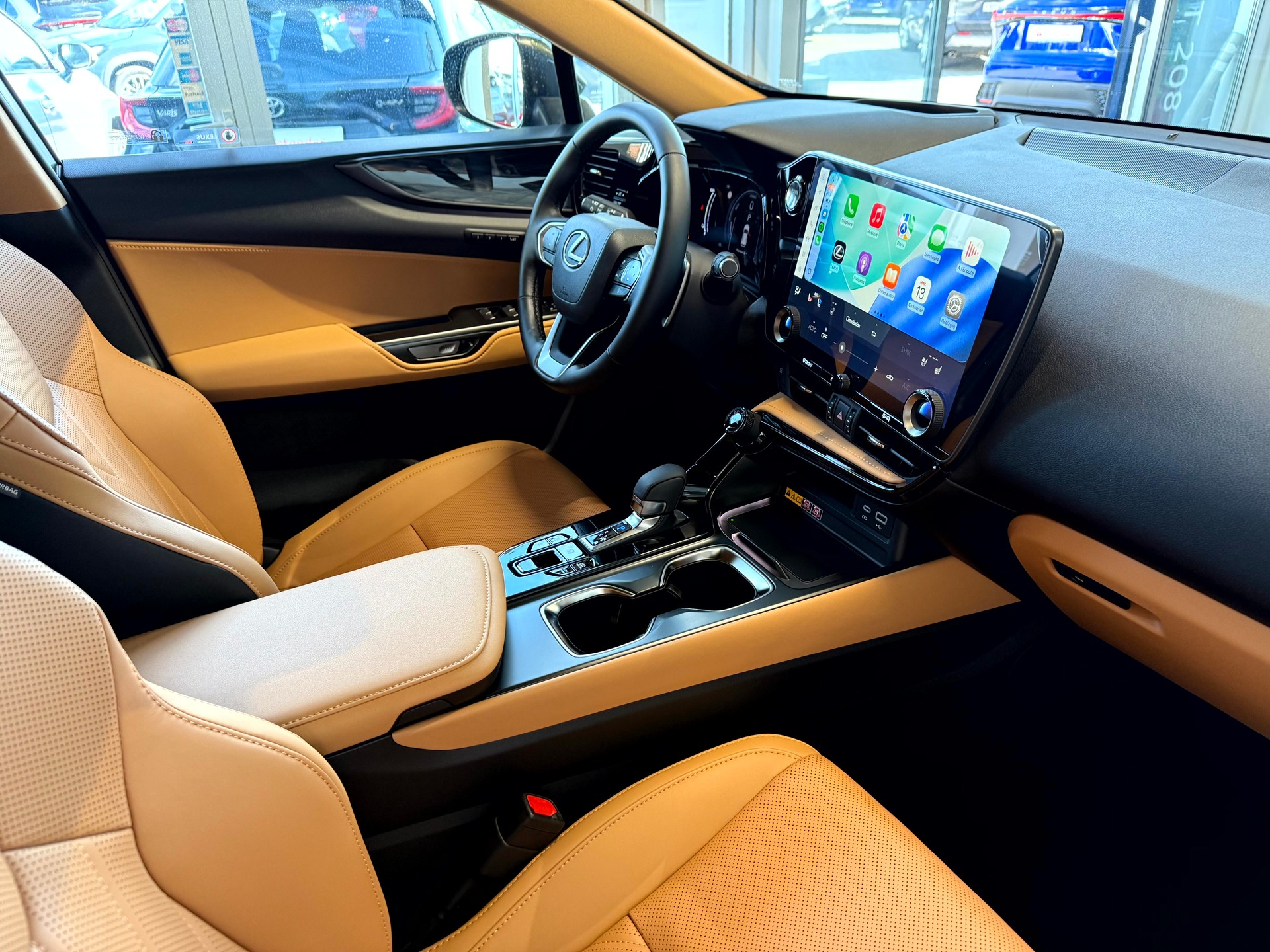 LEXUS NX 450h+ E-FOUR Comfort-image-7