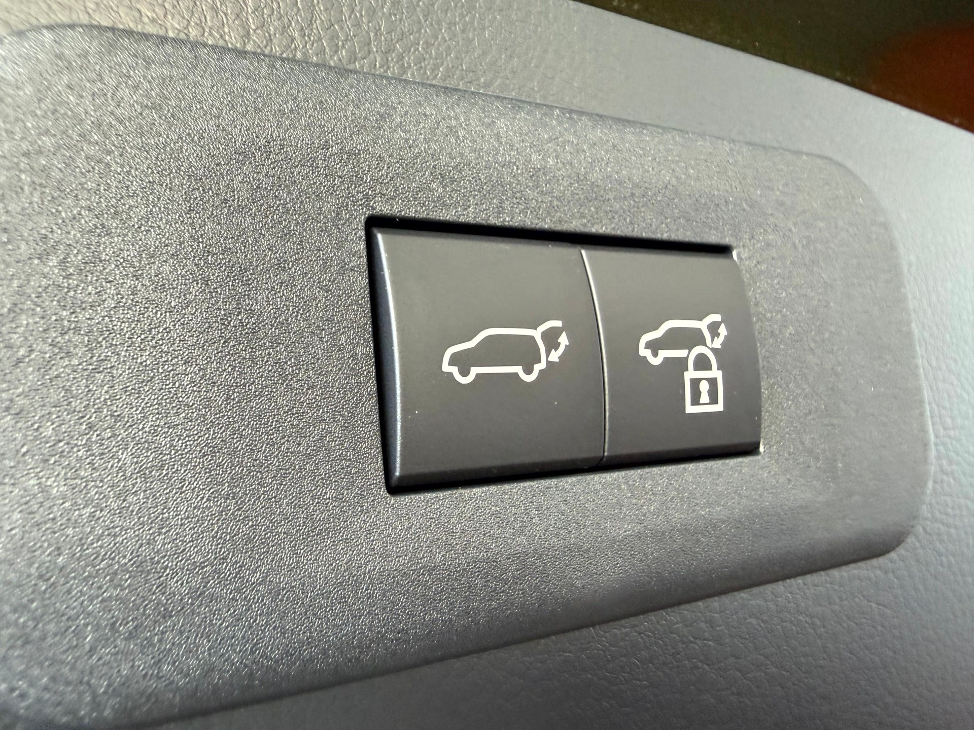 LEXUS NX 450h+ E-FOUR Comfort-image-30