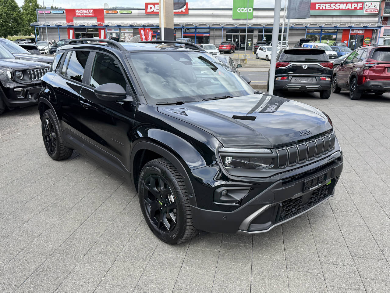 JEEP Avenger 1.2 MHEV Overland 4xe-image-2