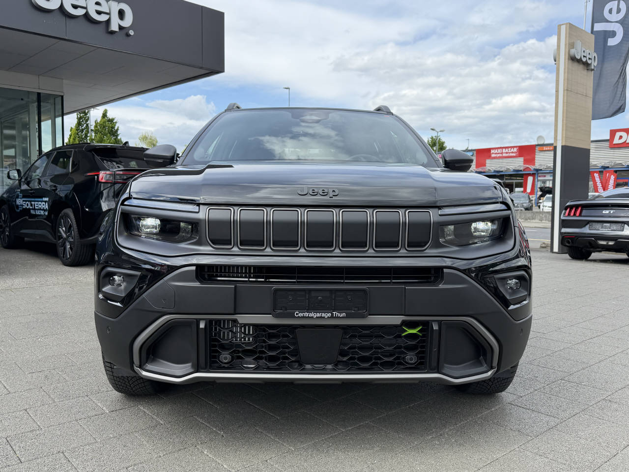 JEEP Avenger 1.2 MHEV Overland 4xe-image-1