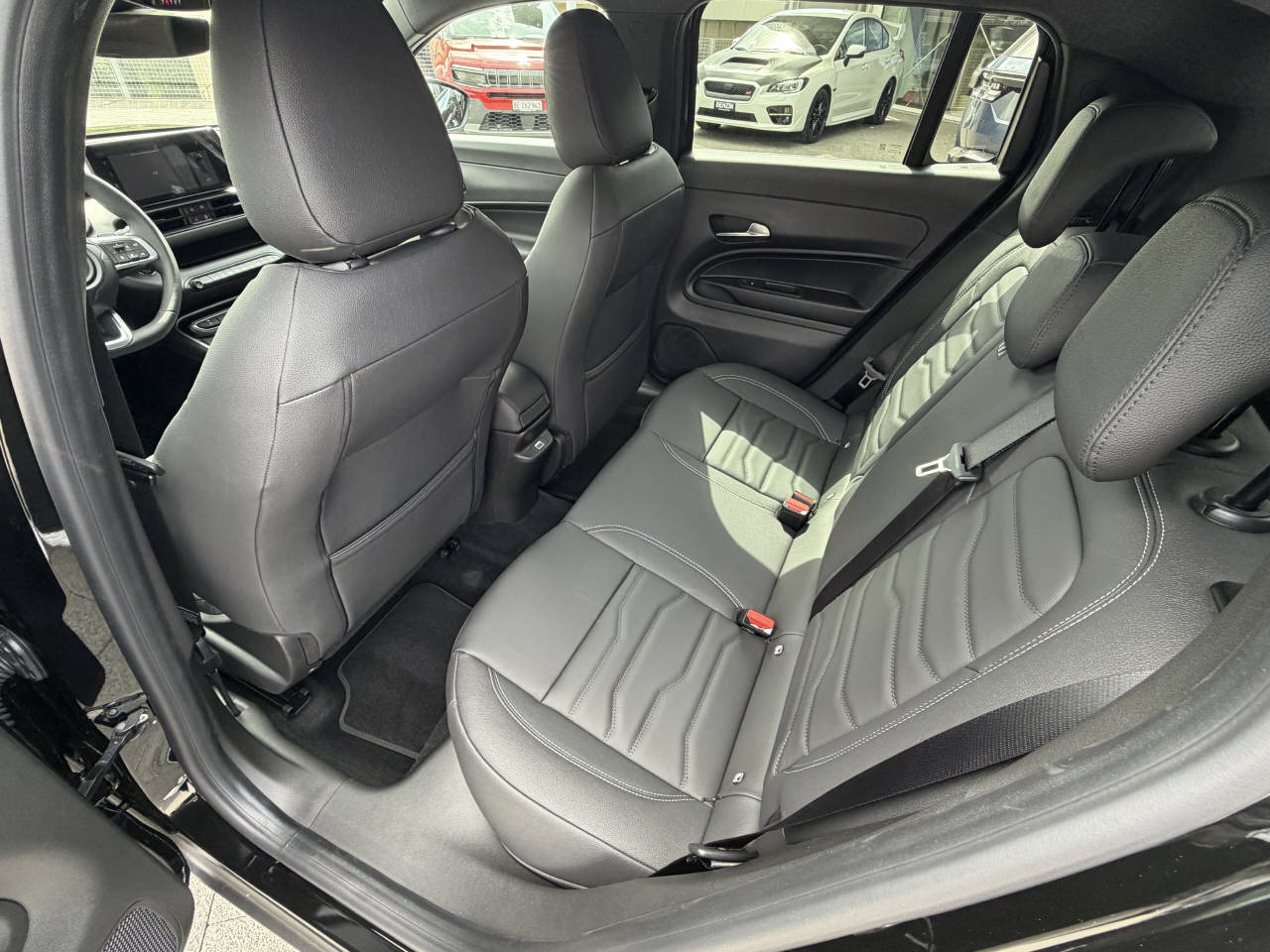 JEEP Avenger 1.2 MHEV Overland 4xe-image-6