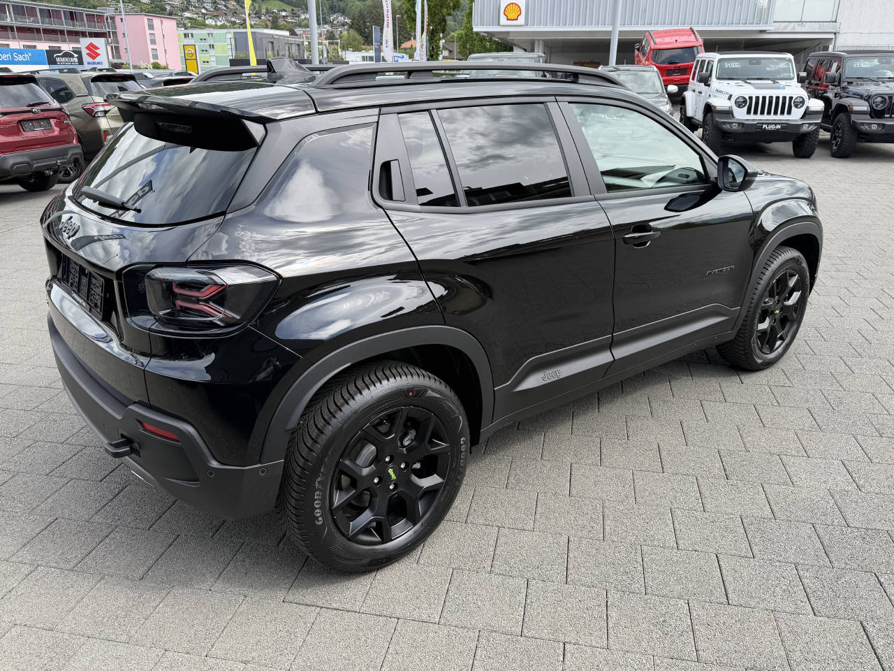 JEEP Avenger 1.2 MHEV Overland 4xe-image-3