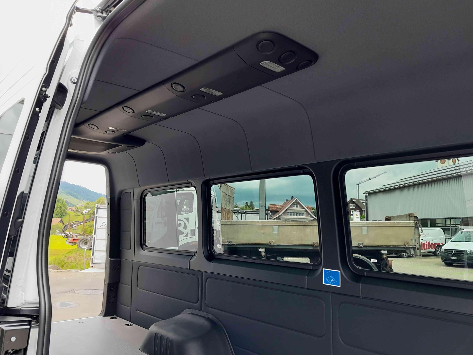 MERCEDES-BENZ Sprinter 519 CDI PRO KA eL 4x4-image-19