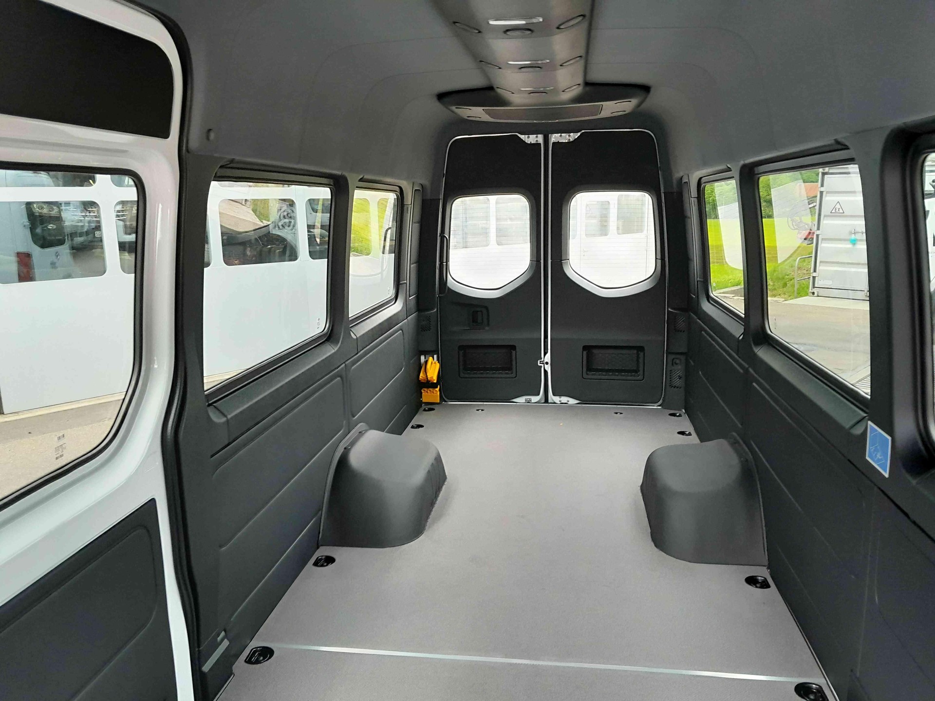MERCEDES-BENZ Sprinter 519 CDI PRO KA eL 4x4-image-14