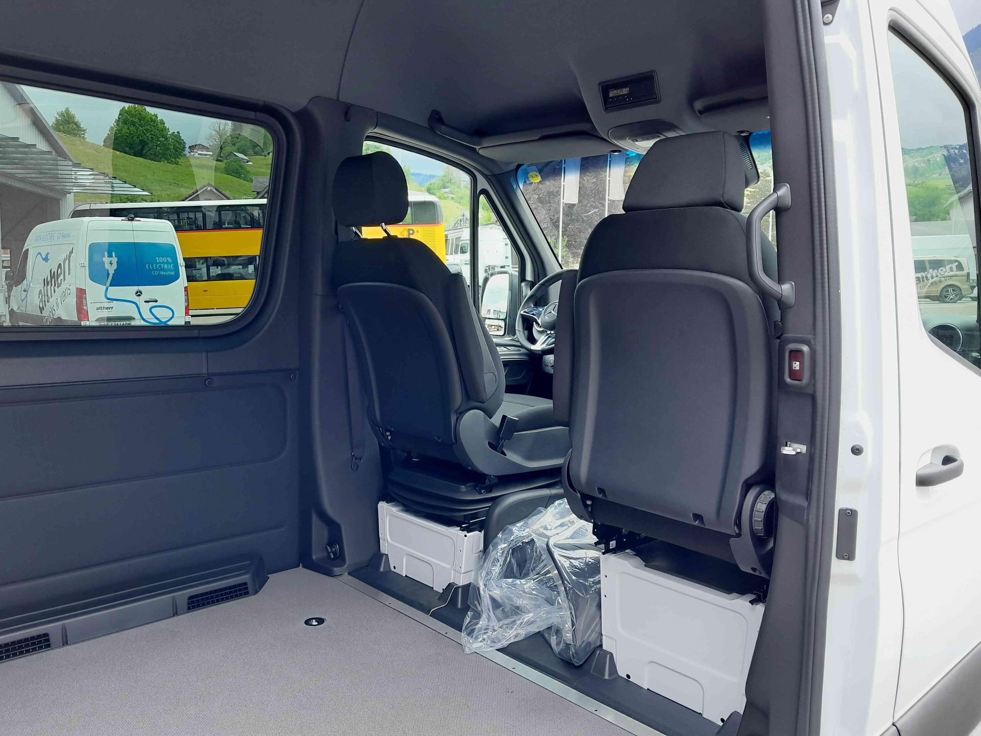 MERCEDES-BENZ Sprinter 519 CDI PRO KA eL 4x4-image-20
