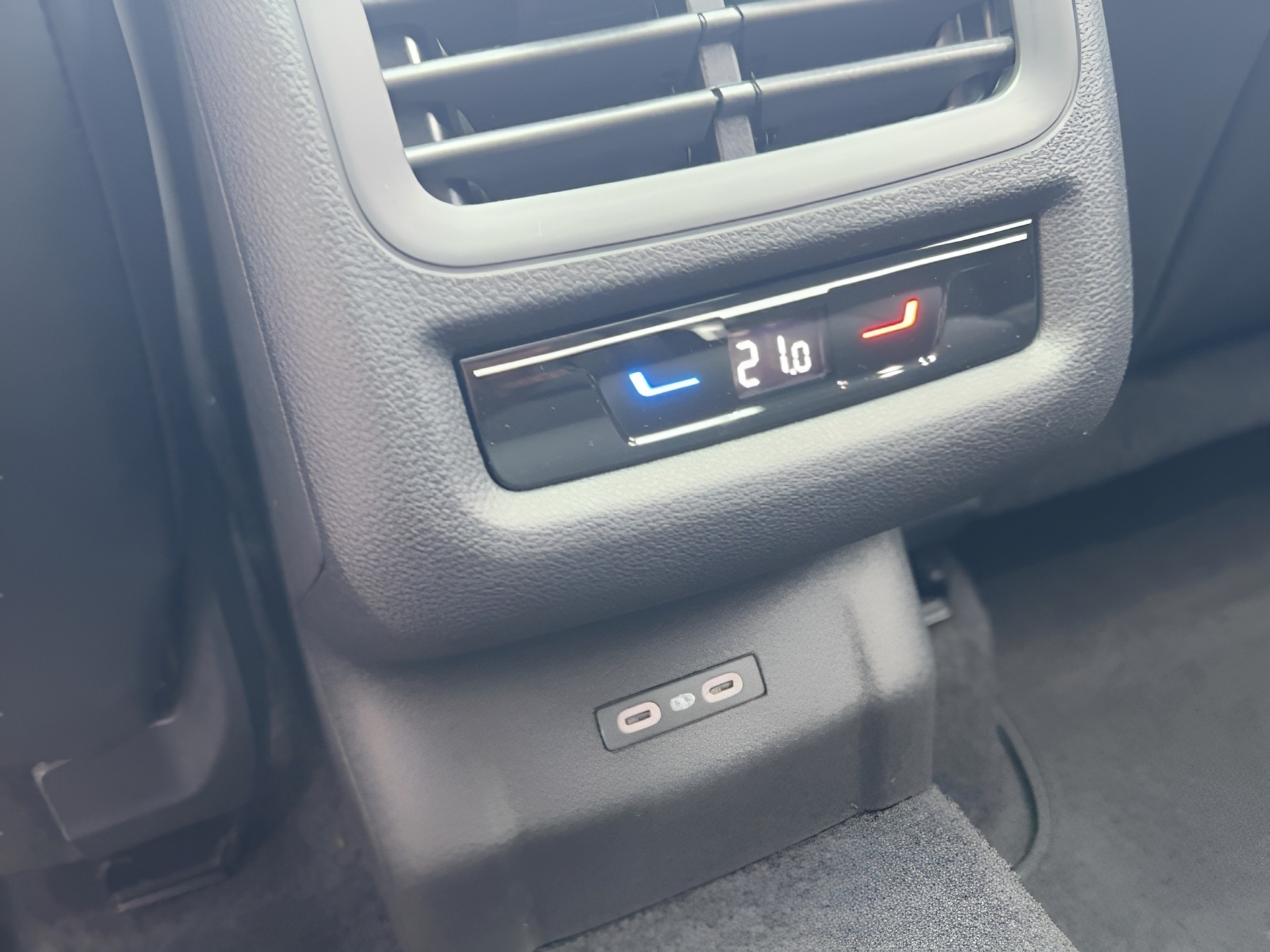 VW T-Roc 1.5 eTSI mHEV R-Line DSG-image-18