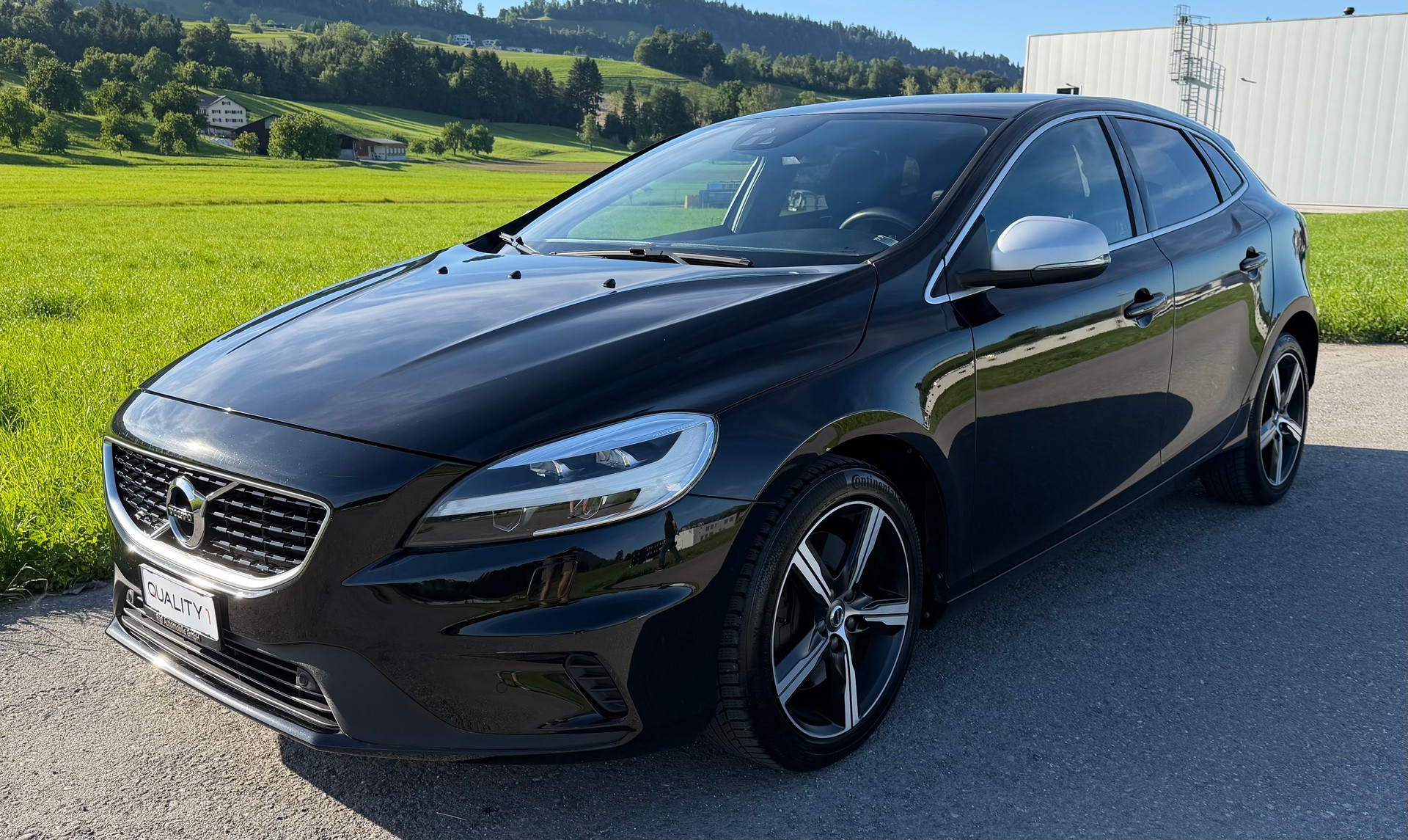 VOLVO V40 D2 R-Design Geartronic-image-0