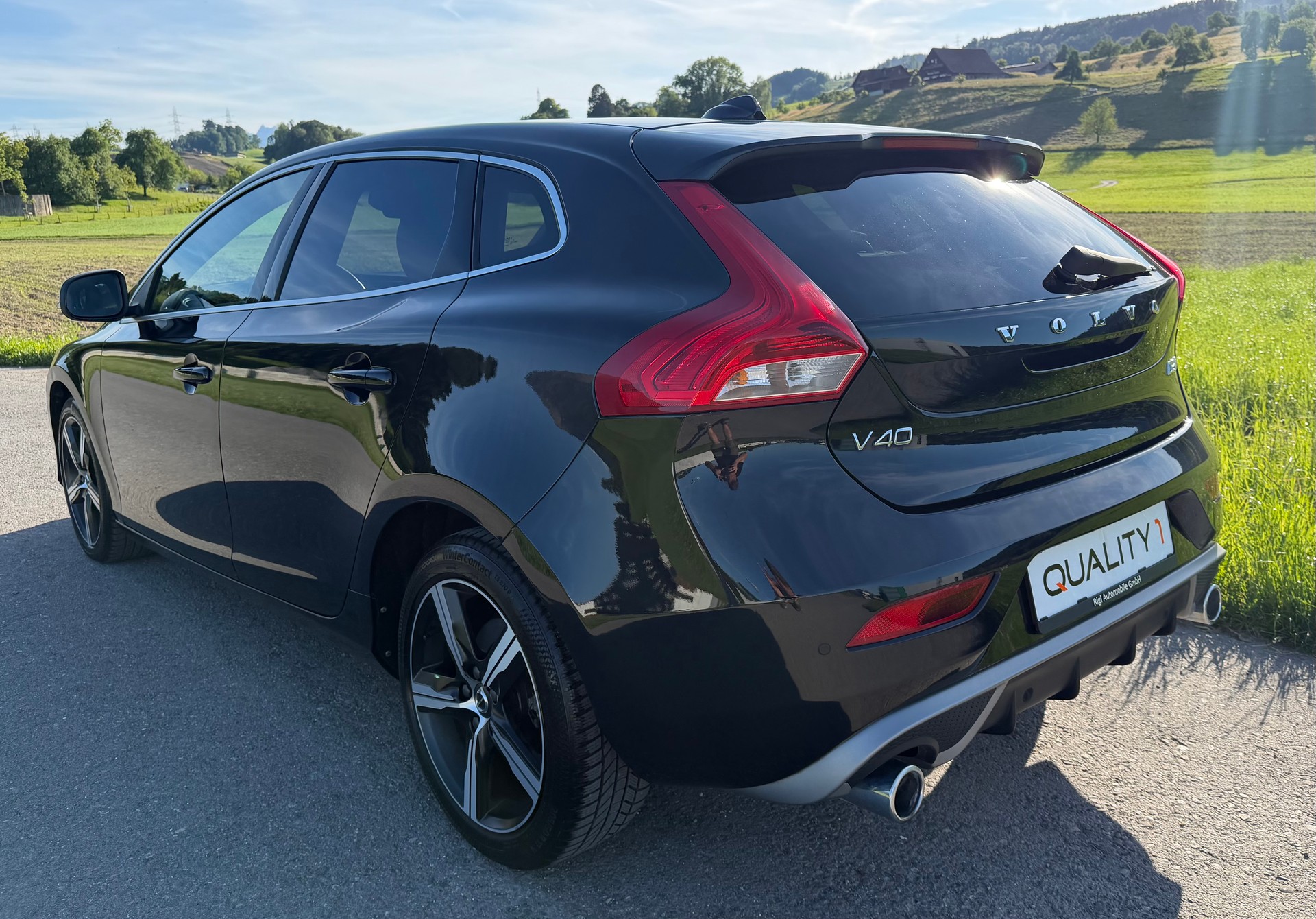 VOLVO V40 D2 R-Design Geartronic-image-3