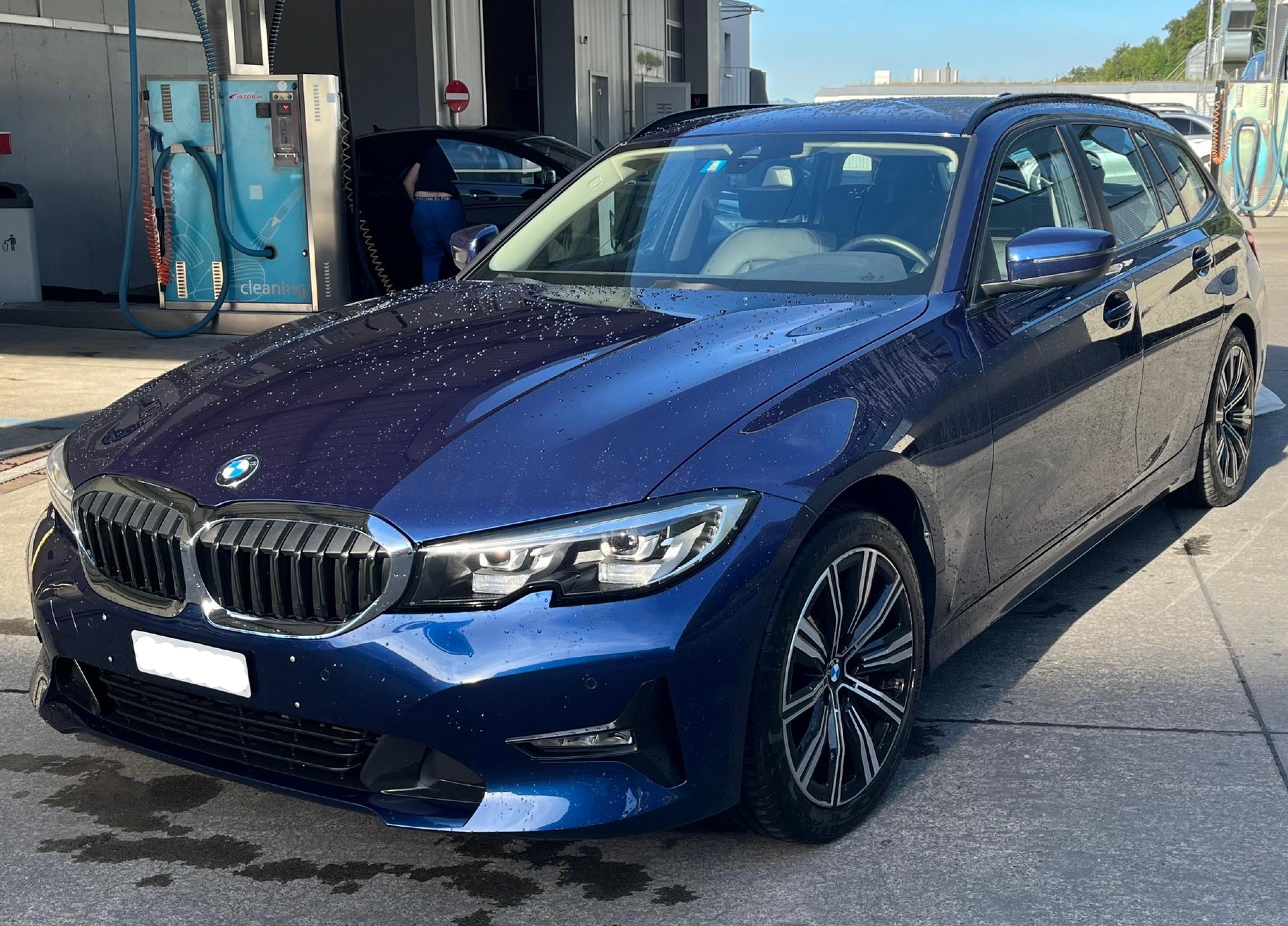 BMW 330d Touring Steptronic Individual-image-1