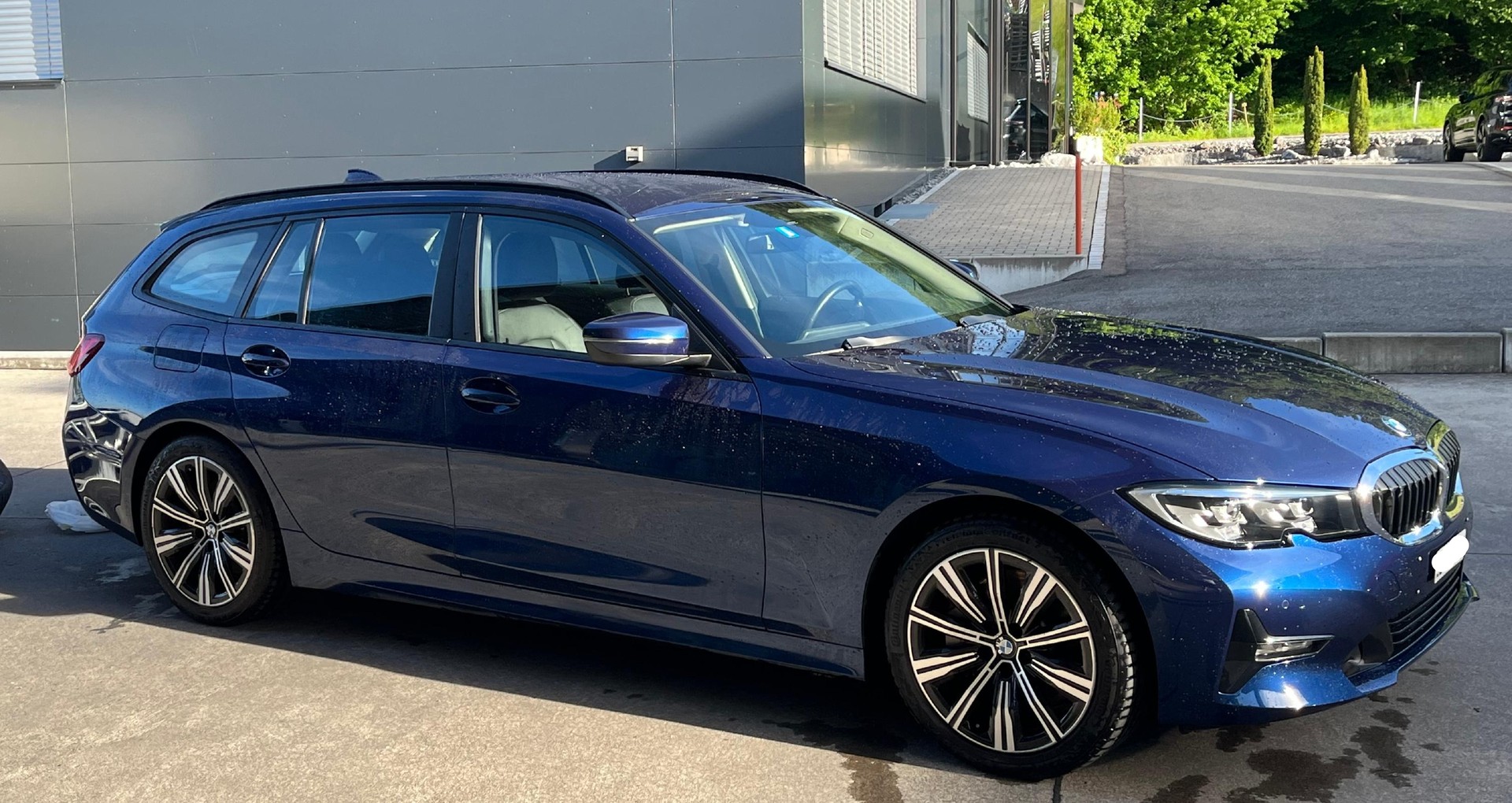 BMW 330d Touring Steptronic Individual-image-2