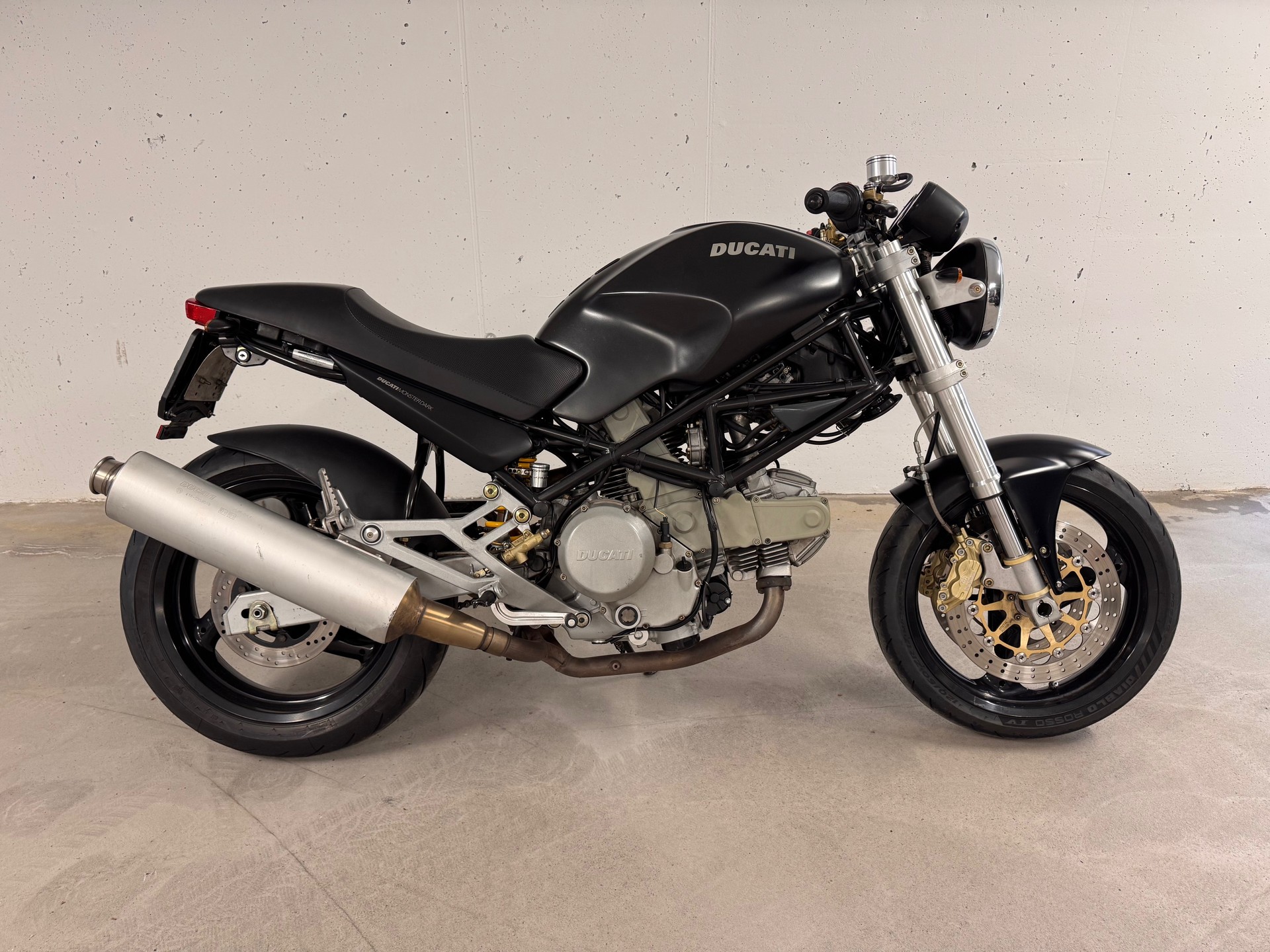 DUCATI Monster 600 Dark
