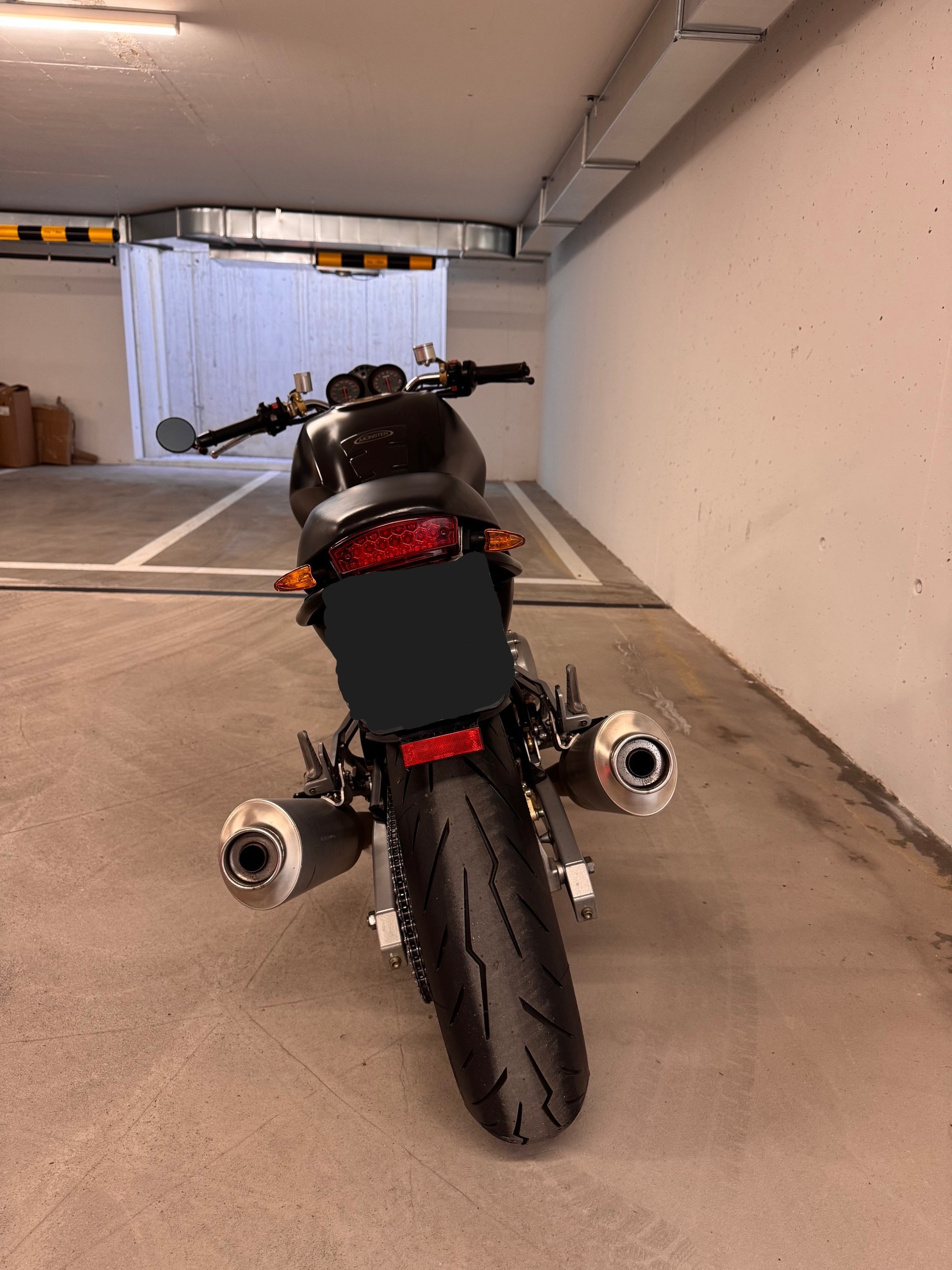 DUCATI Monster 600 Dark-image-3