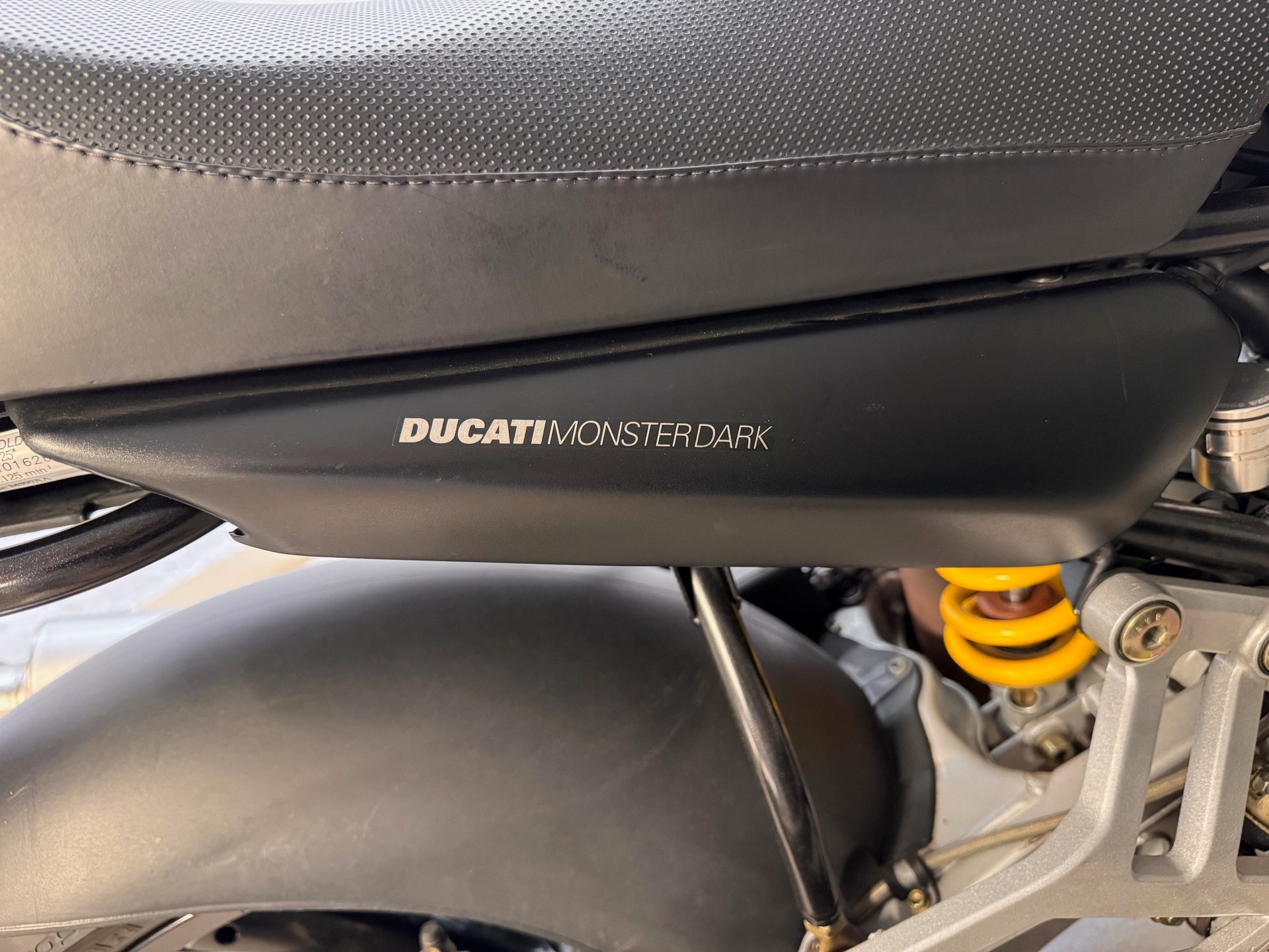 DUCATI Monster 600 Dark-image-5