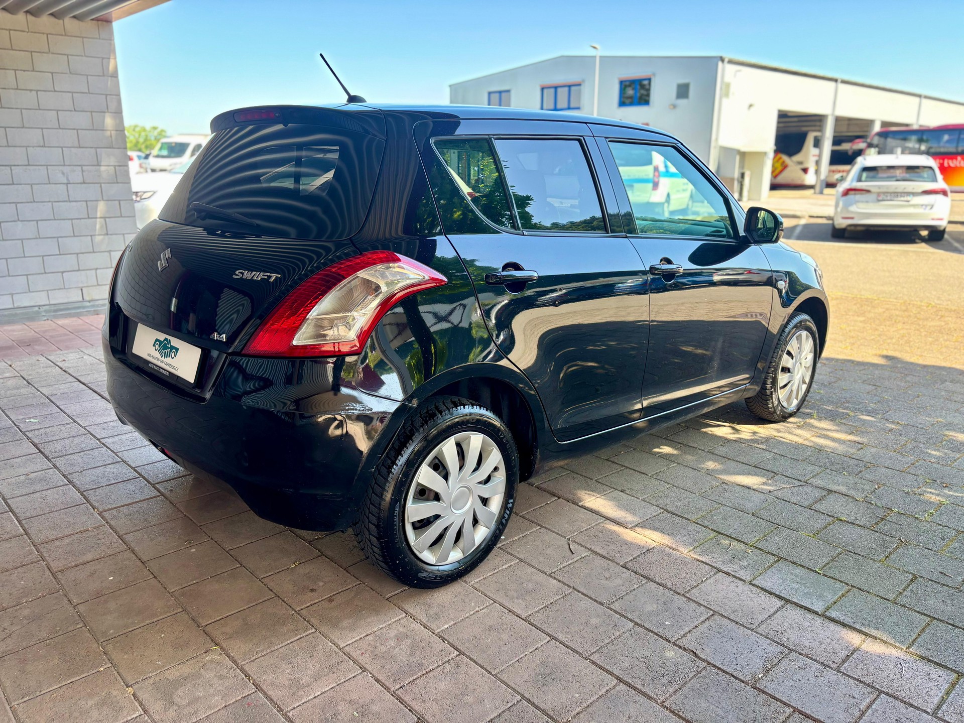 SUZUKI Swift 1.2i 16V GL Top 4x4-image-2