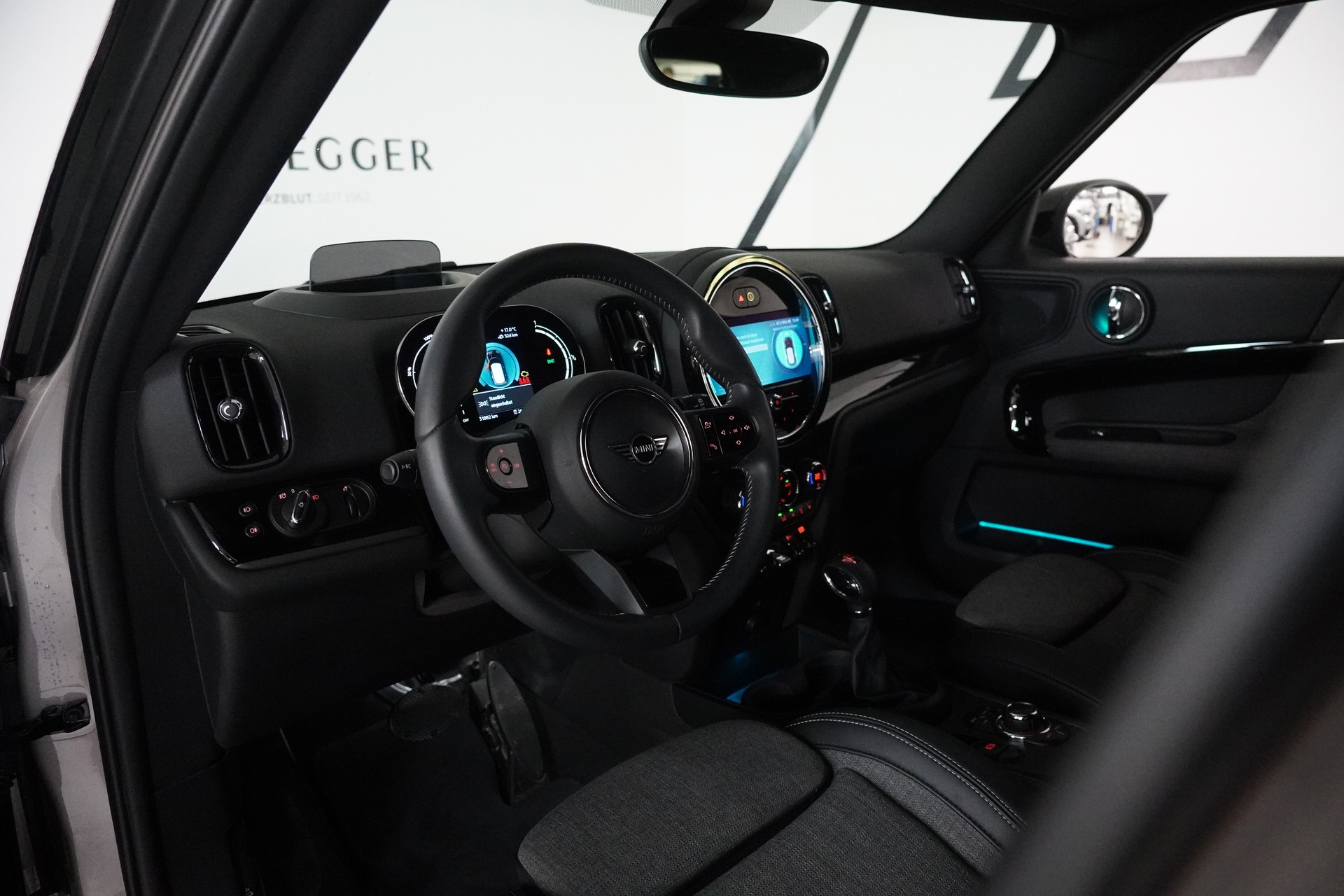 MINI Countryman Cooper SE ALL4 PHEV Steptronic-image-23