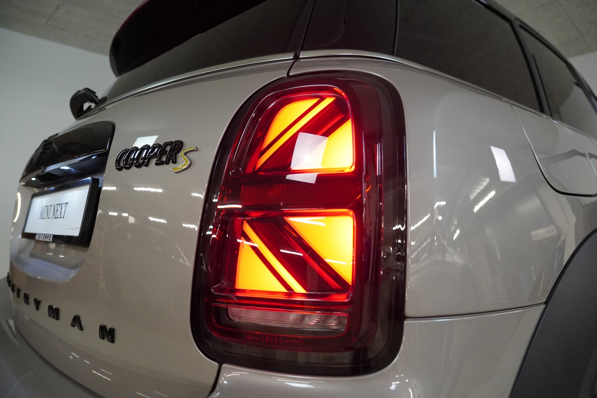 MINI Countryman Cooper SE ALL4 PHEV Steptronic-image-16