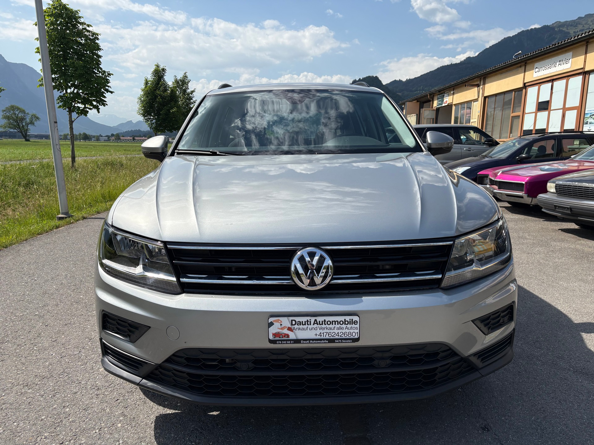 VW Tiguan 2.0 TDI SCR Trendline 4Motion-image-1