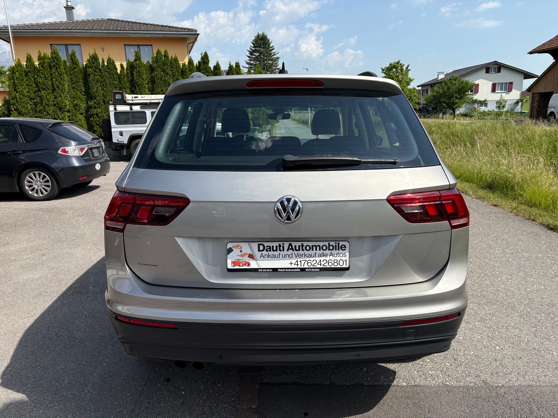 VW Tiguan 2.0 TDI SCR Trendline 4Motion-image-4