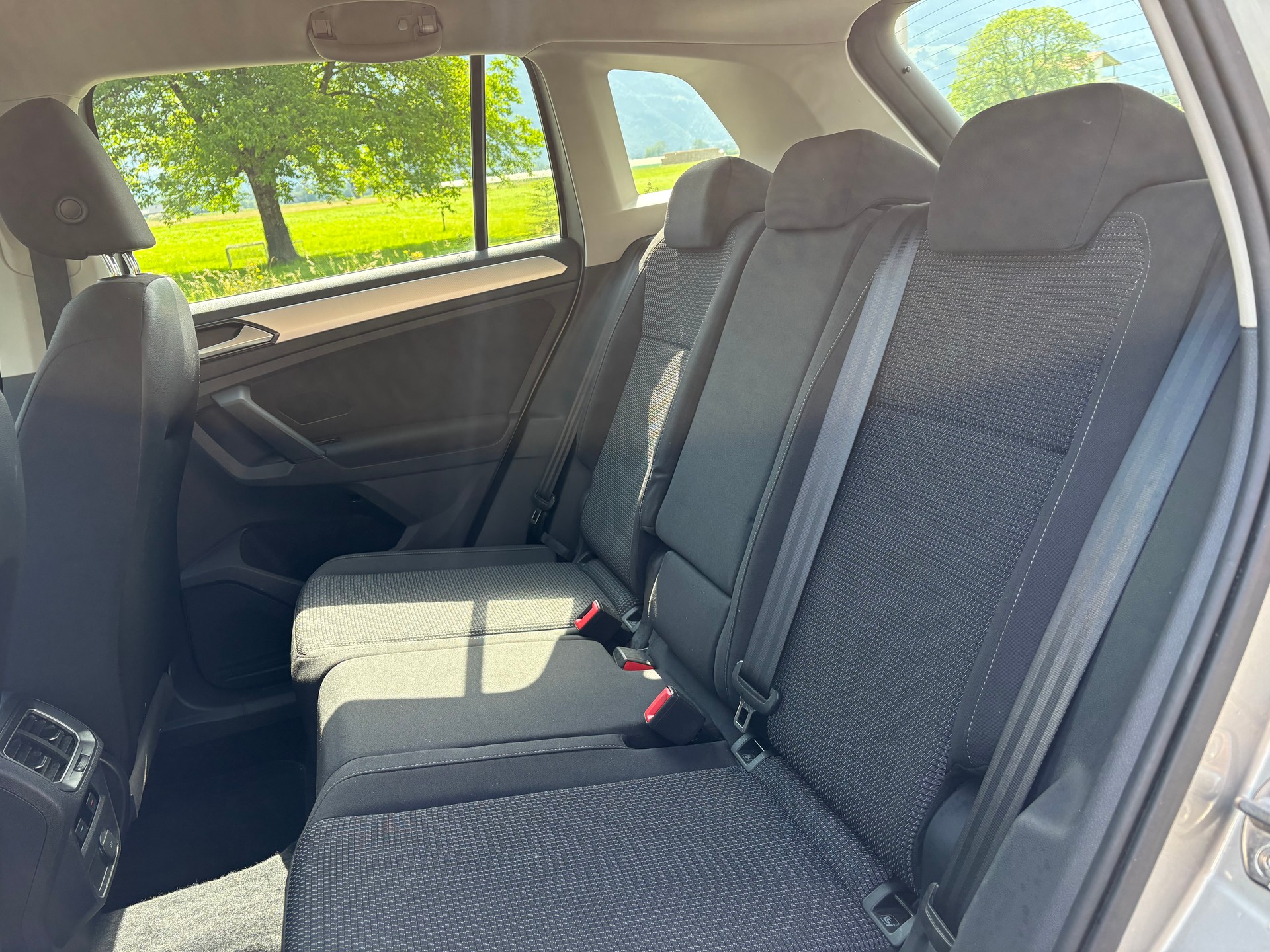 VW Tiguan 2.0 TDI SCR Trendline 4Motion-image-6
