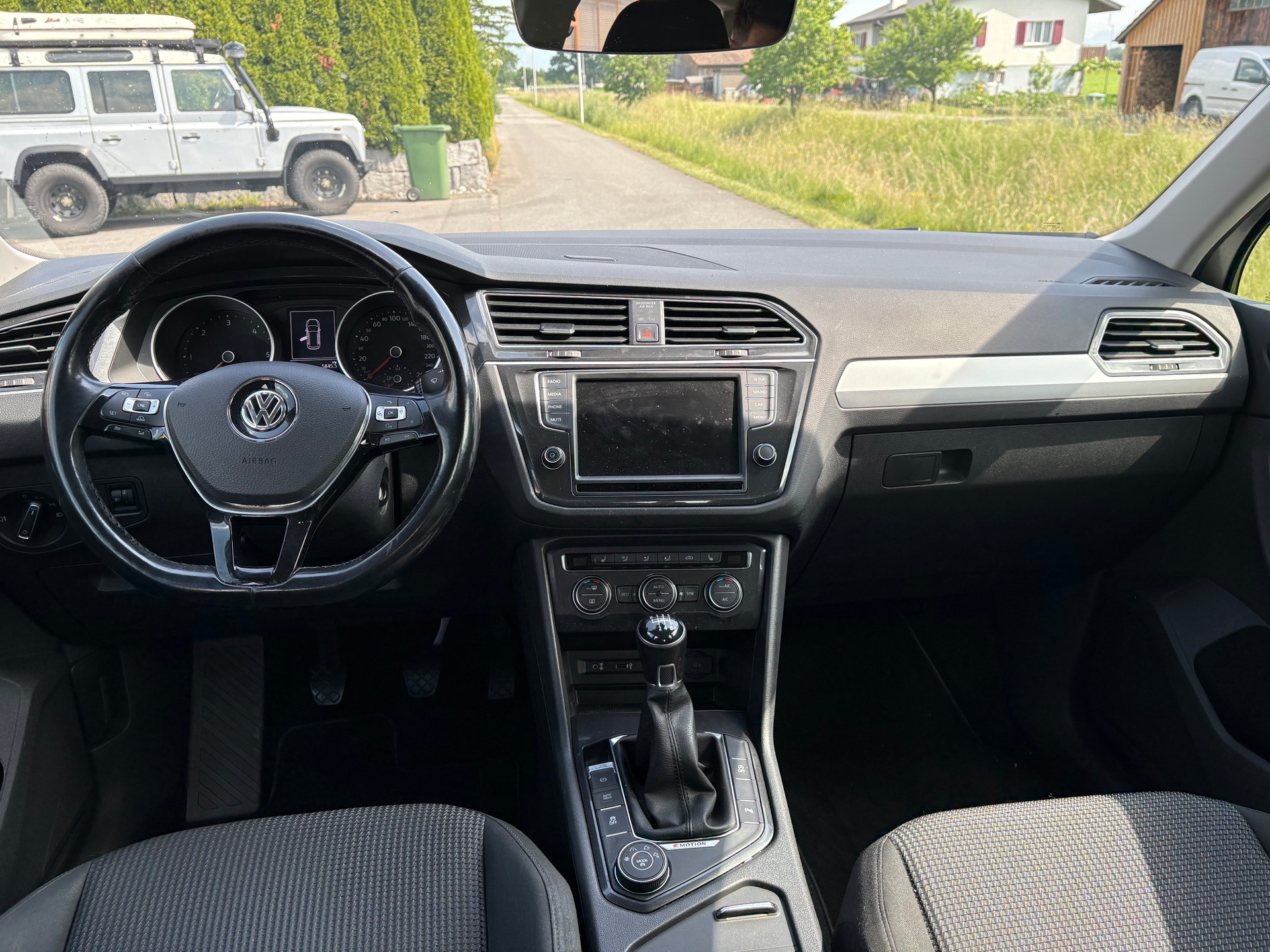 VW Tiguan 2.0 TDI SCR Trendline 4Motion-image-8
