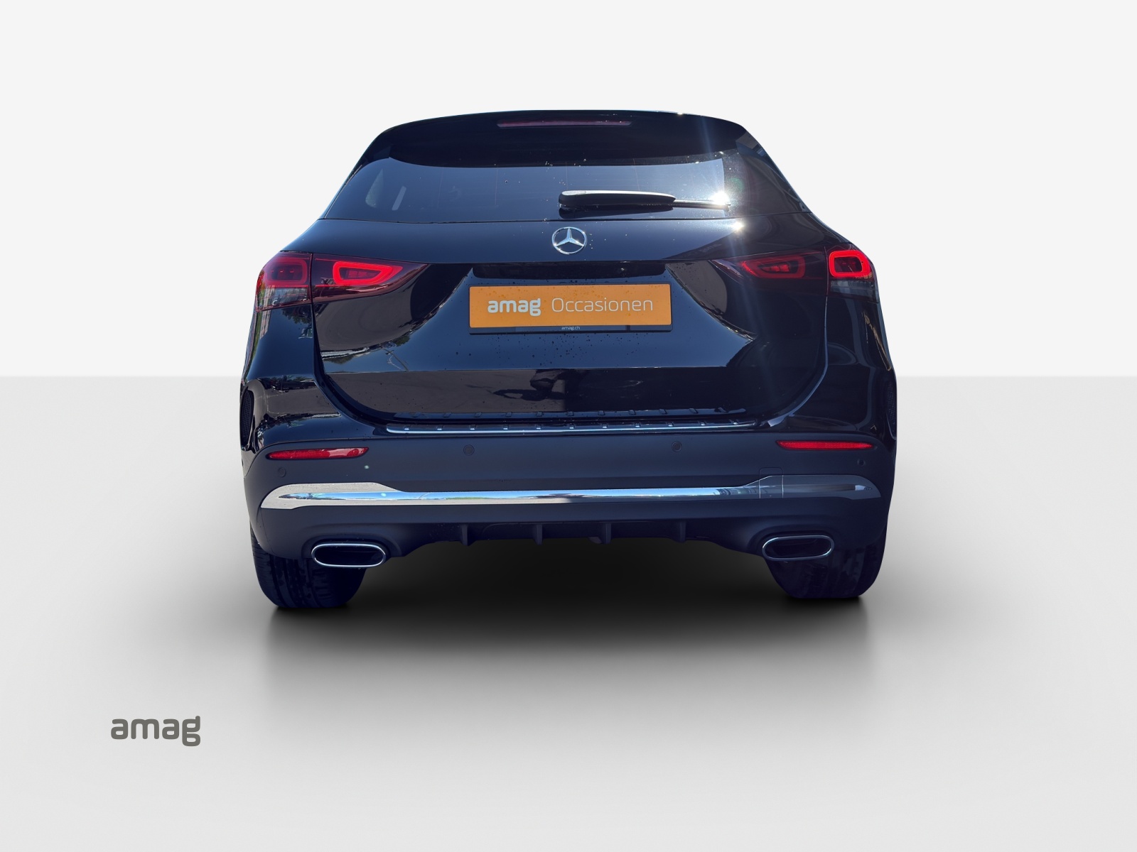 MERCEDES-BENZ GLA 180 AMG Line 7G-DCT-image-3