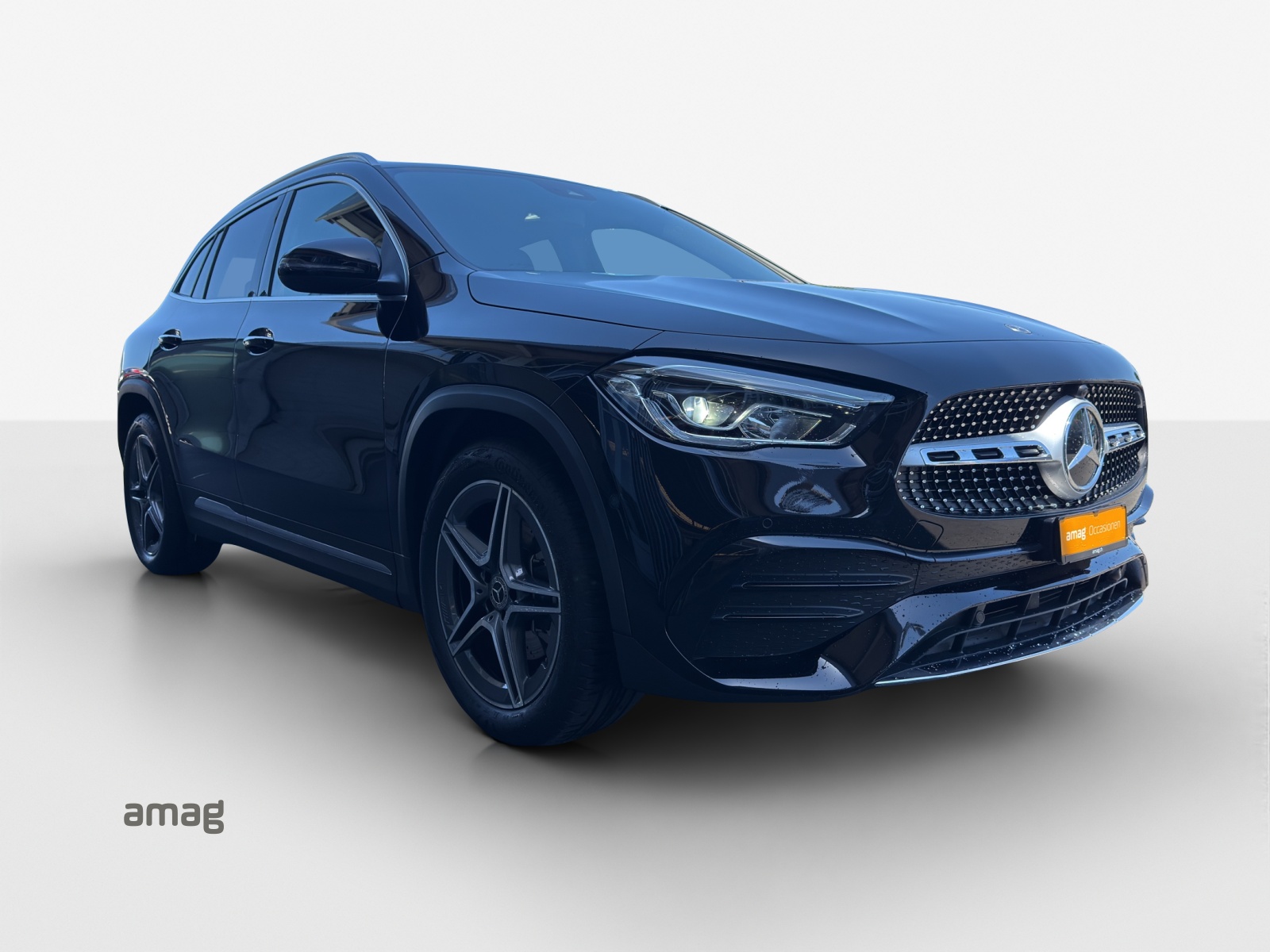 MERCEDES-BENZ GLA 180 AMG Line 7G-DCT-image-5