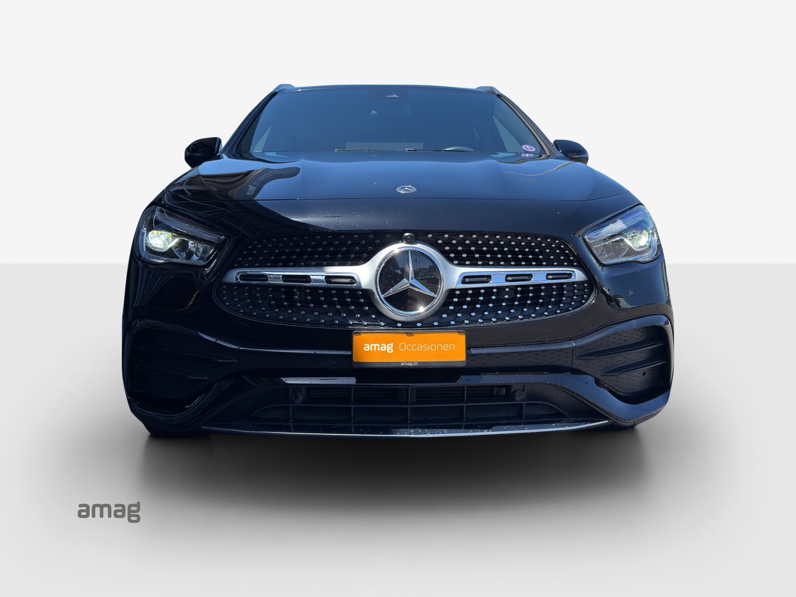 MERCEDES-BENZ GLA 180 AMG Line 7G-DCT-image-6