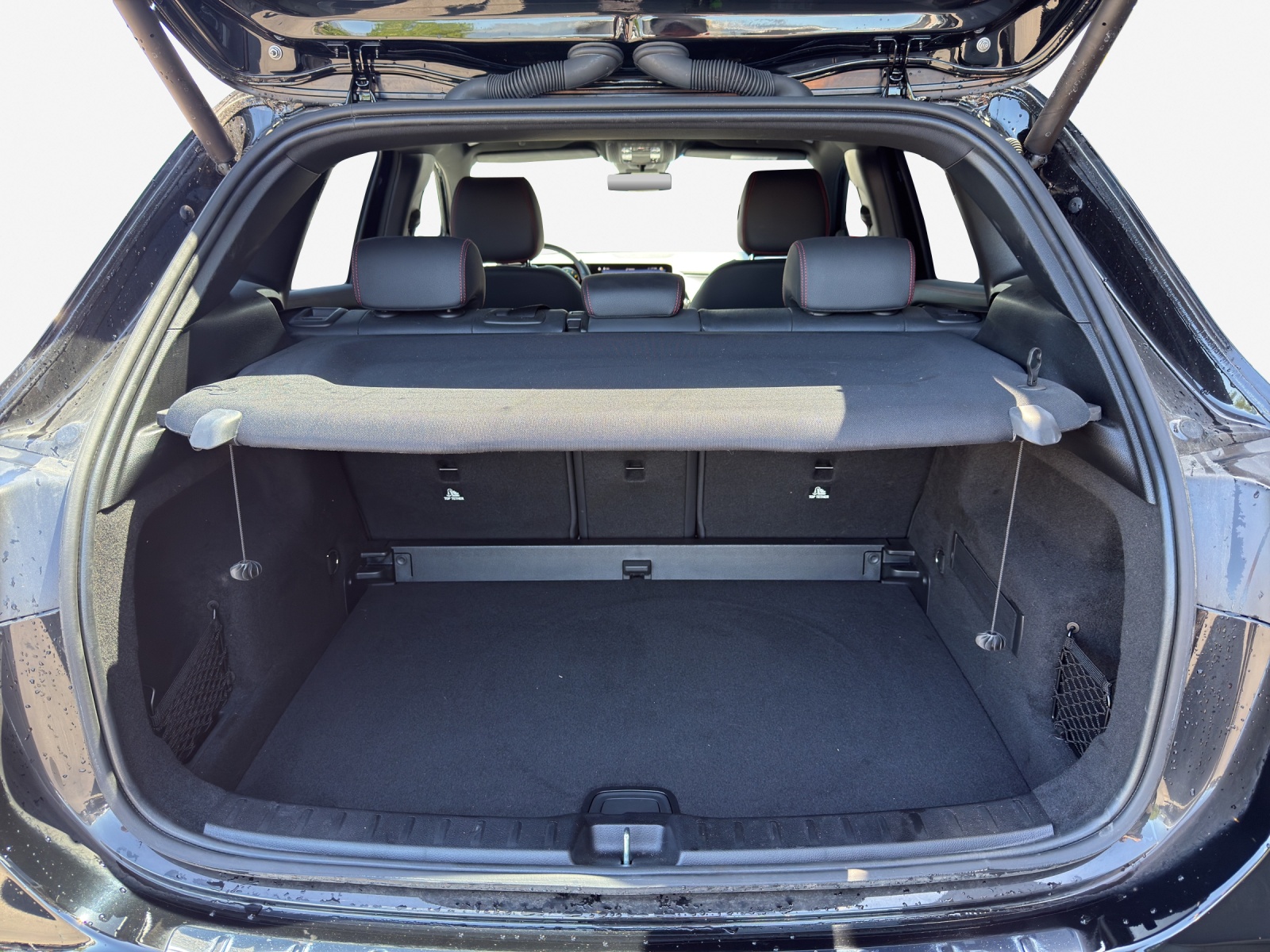 MERCEDES-BENZ GLA 180 AMG Line 7G-DCT-image-12