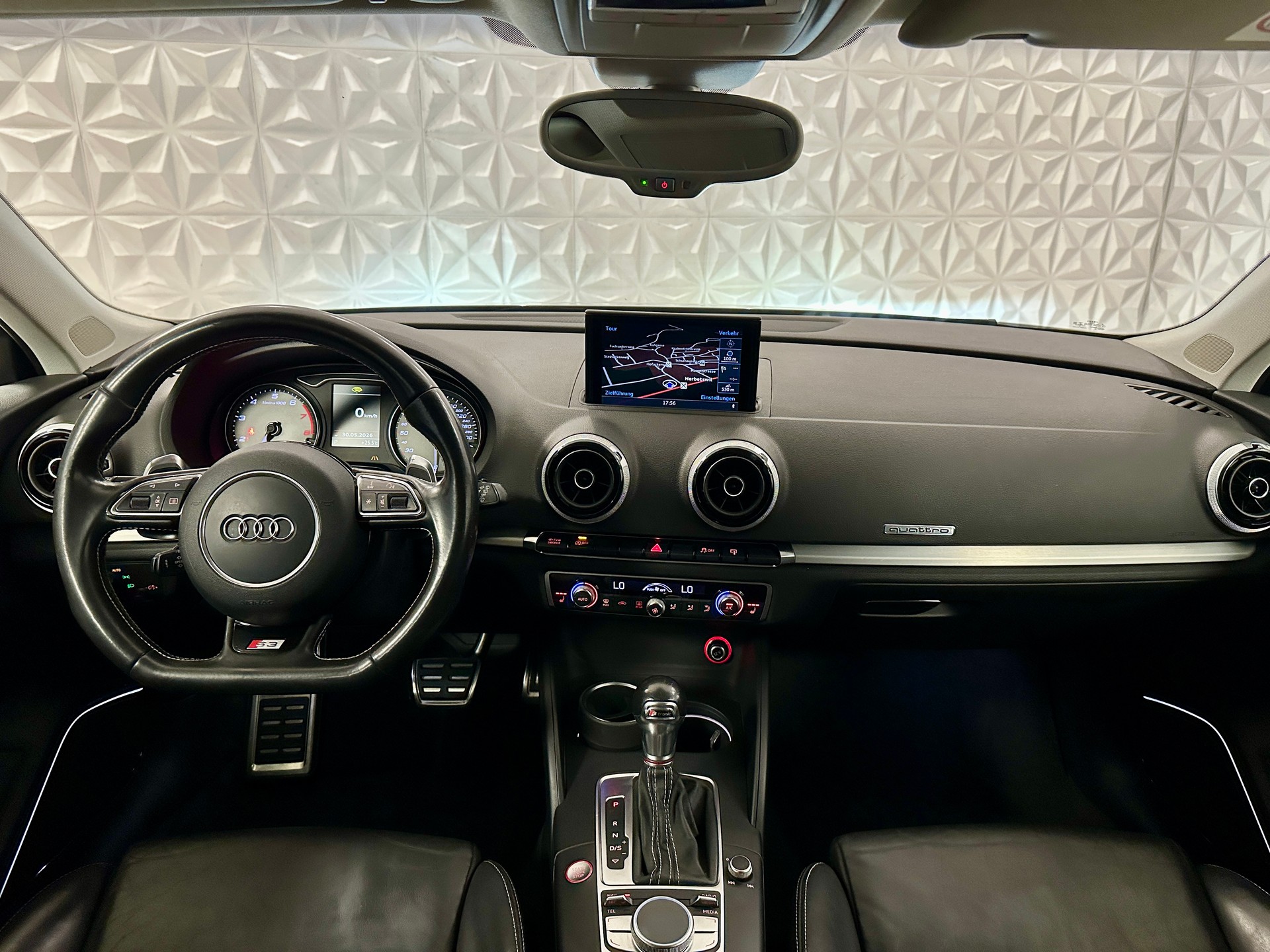 AUDI S3 Sportback 2.0 TFSI quattro S-tronic-image-14