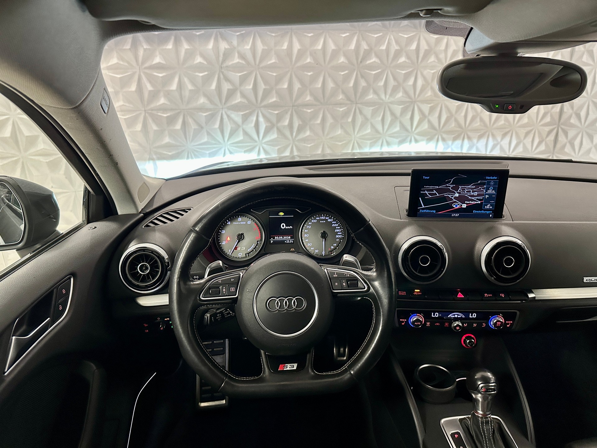 AUDI S3 Sportback 2.0 TFSI quattro S-tronic-image-21