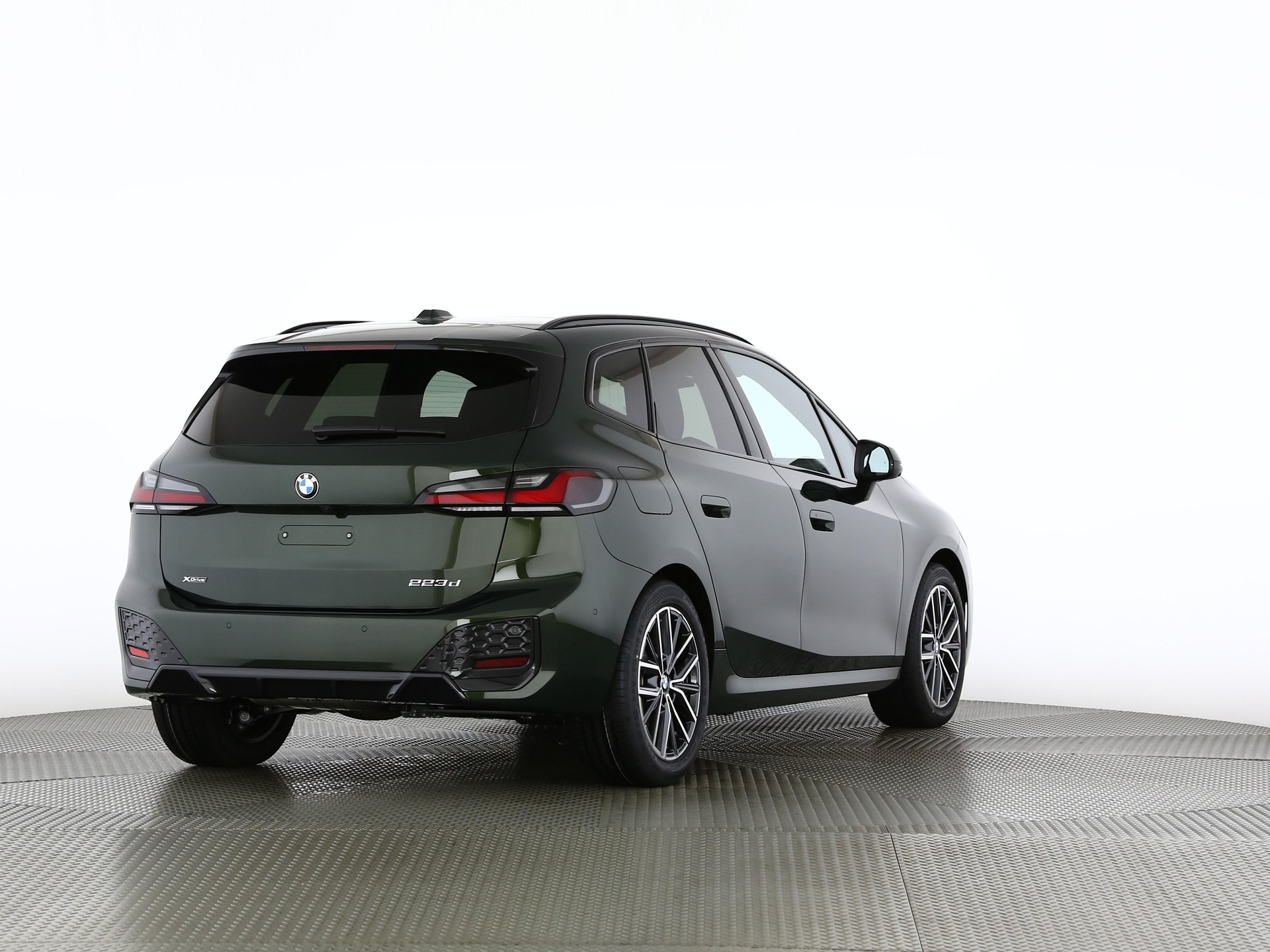 BMW 223d xDrive SDKG Active Tourer-image-1